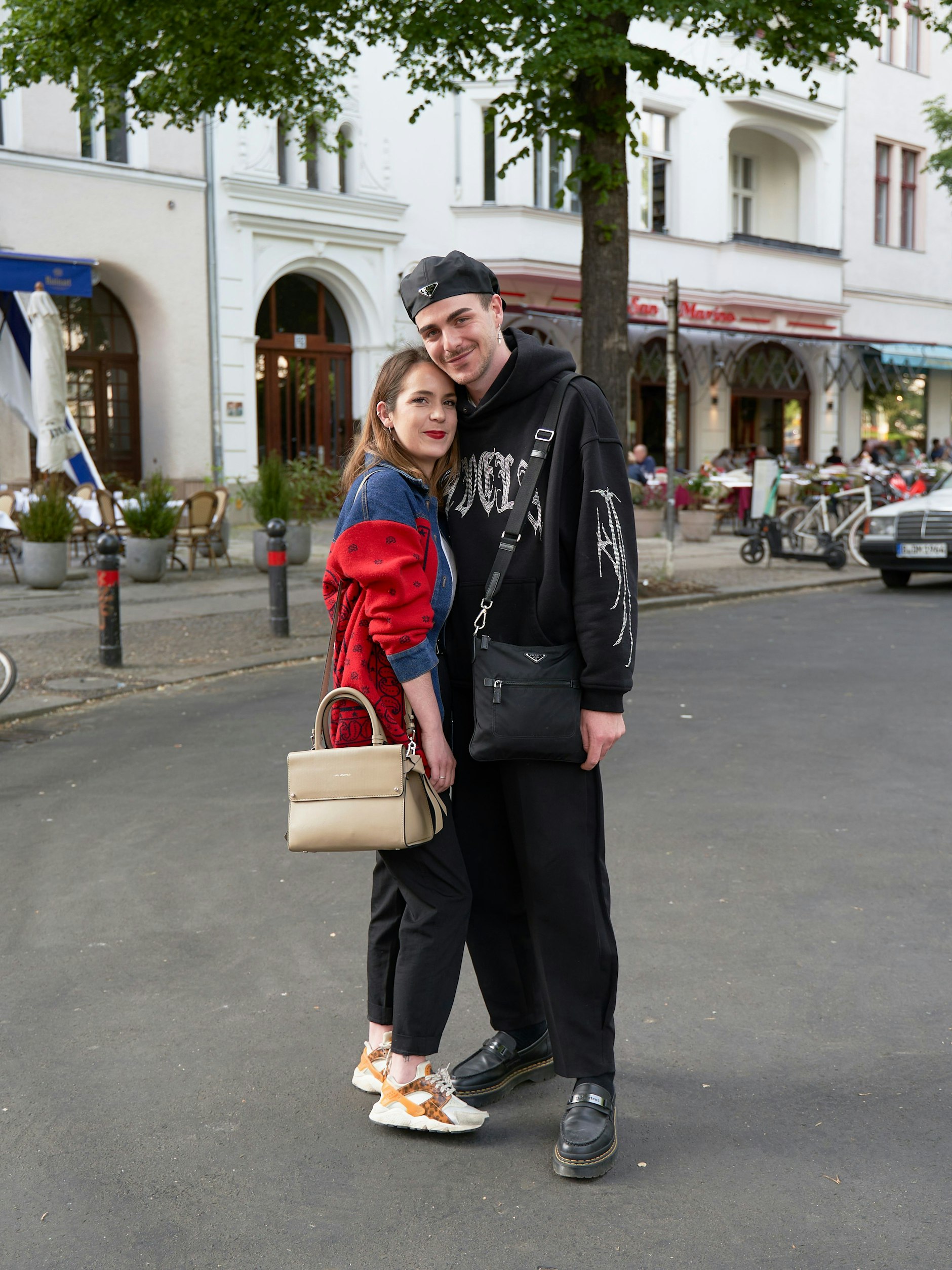 Man glaubt es kaum: Katrin und Kai sind Zwillinge. Katrin ist aus dem bayrischen Nördlingen angereist, ihr Bruder aus München. Beide sind im Medizinsektor tätig: Katrin als medizinische Fachangestellte bei einem Augenarzt, Kai als Heilerziehungspfleger.&nbsp;