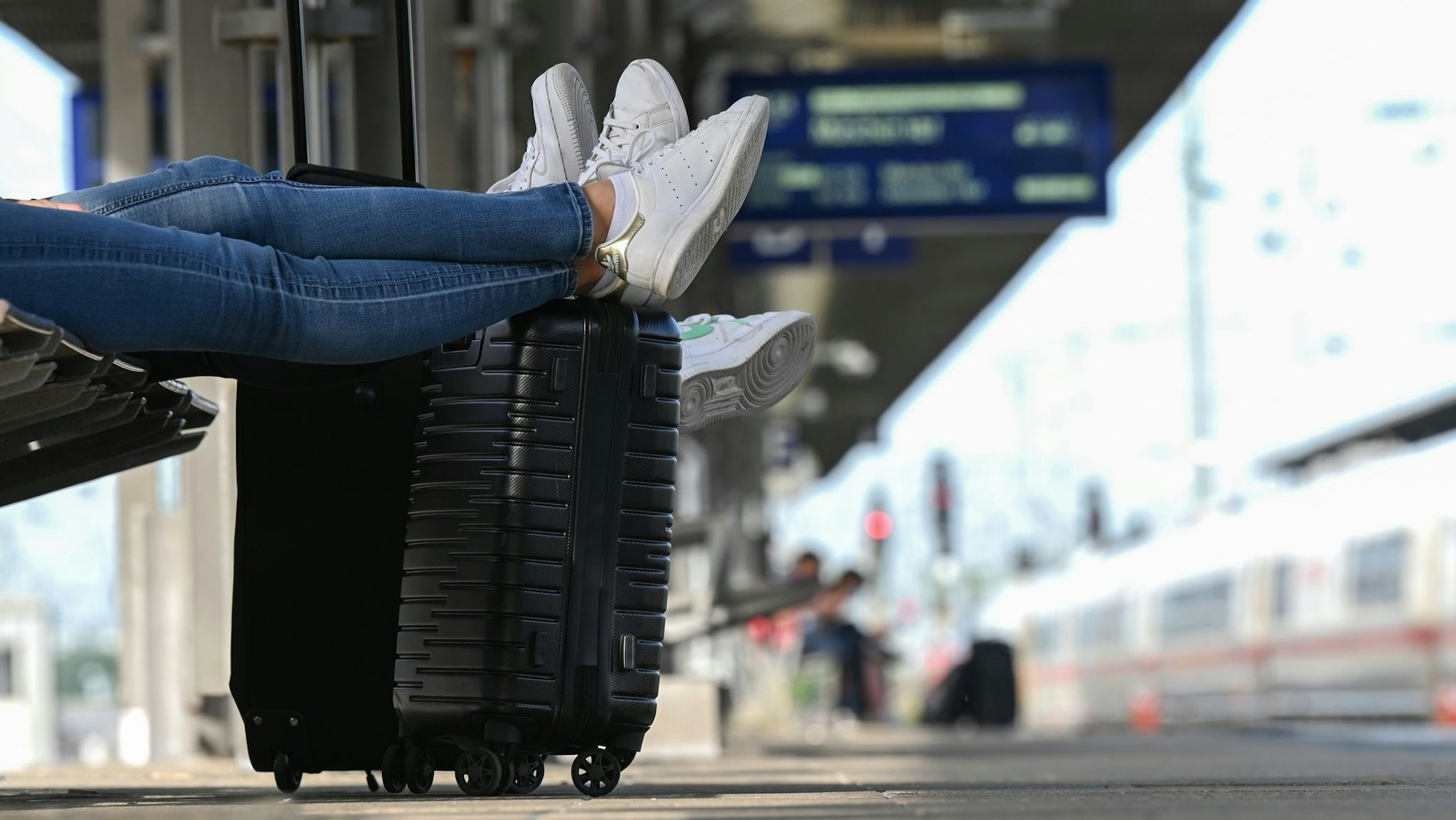 Warten auf den Zug: Die Zeit der Streiks bei der Bahn scheint nicht vorbei.