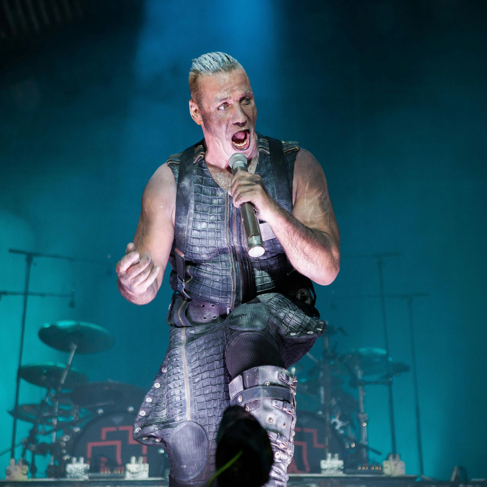 Image - Drogeriekette Rossmann wirft Rammstein-Parfüm aus dem Sortiment