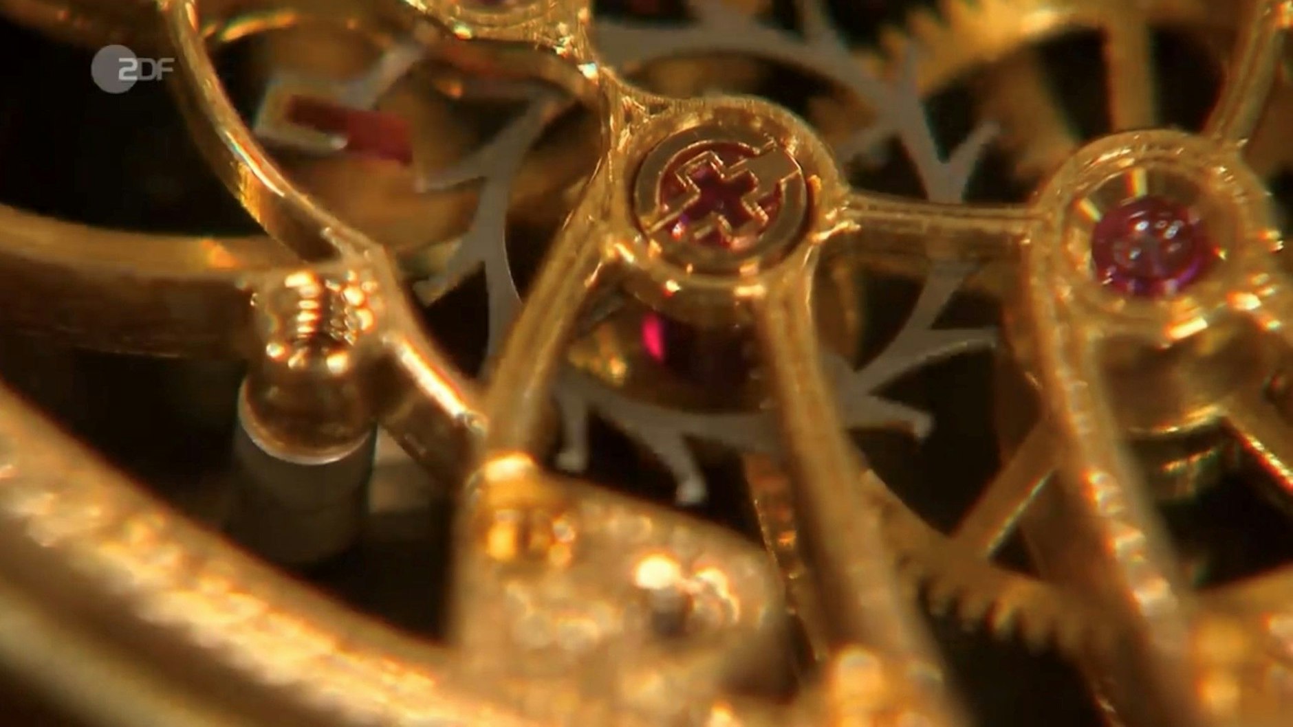 Jedes Detail ist Handarbeit, schwärmt die „Bares für Rares“-Expertin.