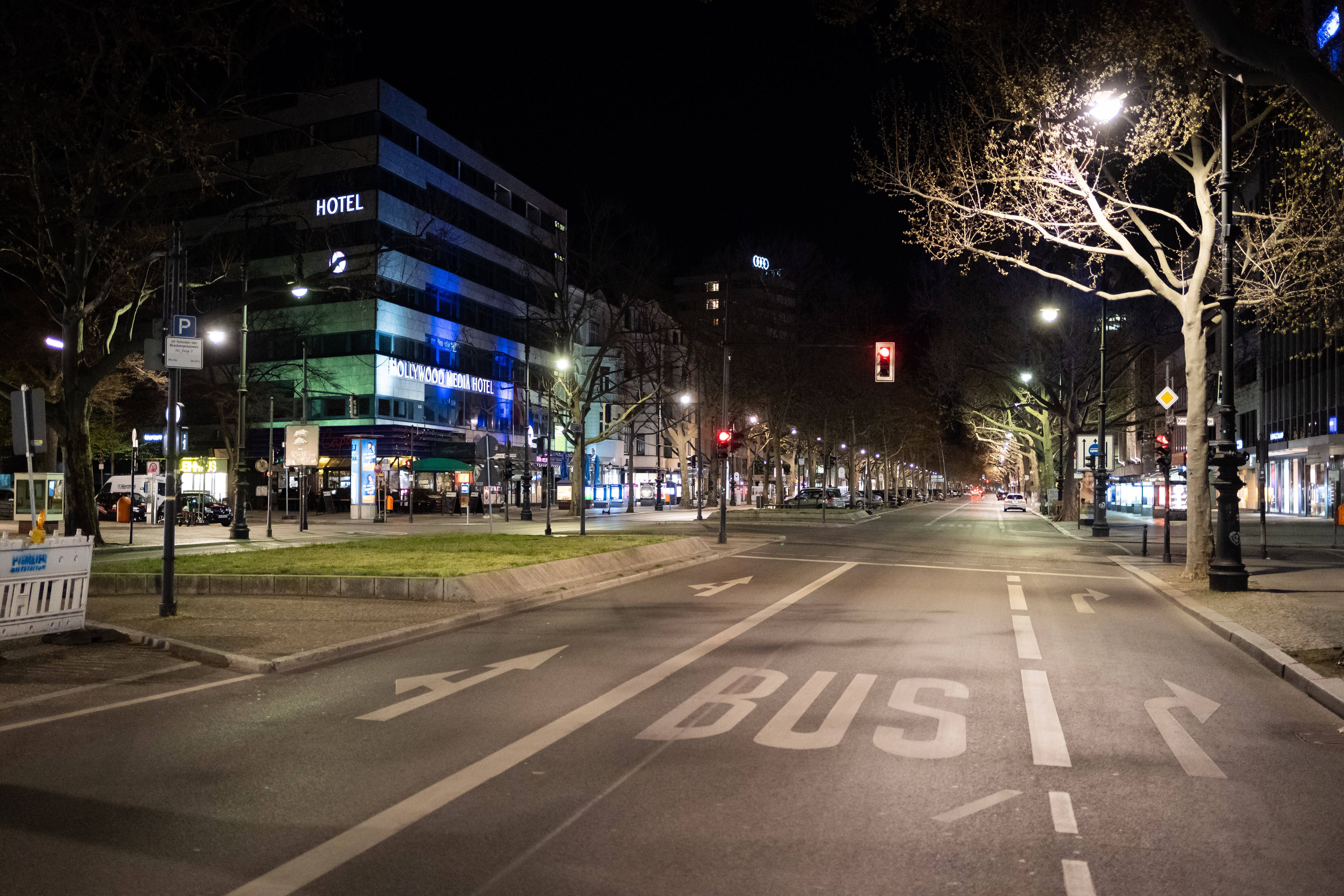 Raser Liefern Sich Autorennen Auf Kurfürstendamm: Polizei Greift Ein