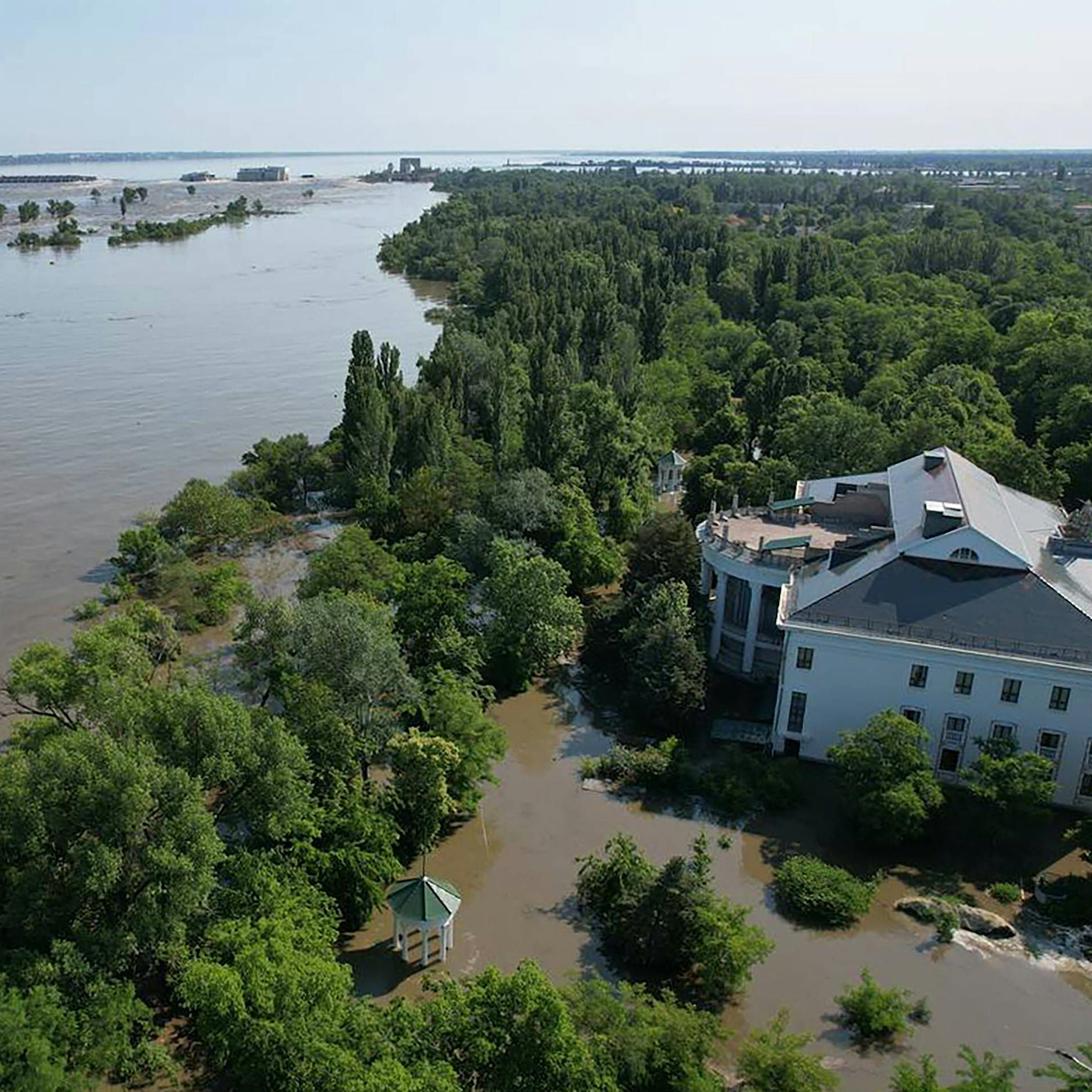 Riesige Umweltkatastrophe durch Staudamm-Sprengung in der Ukraine