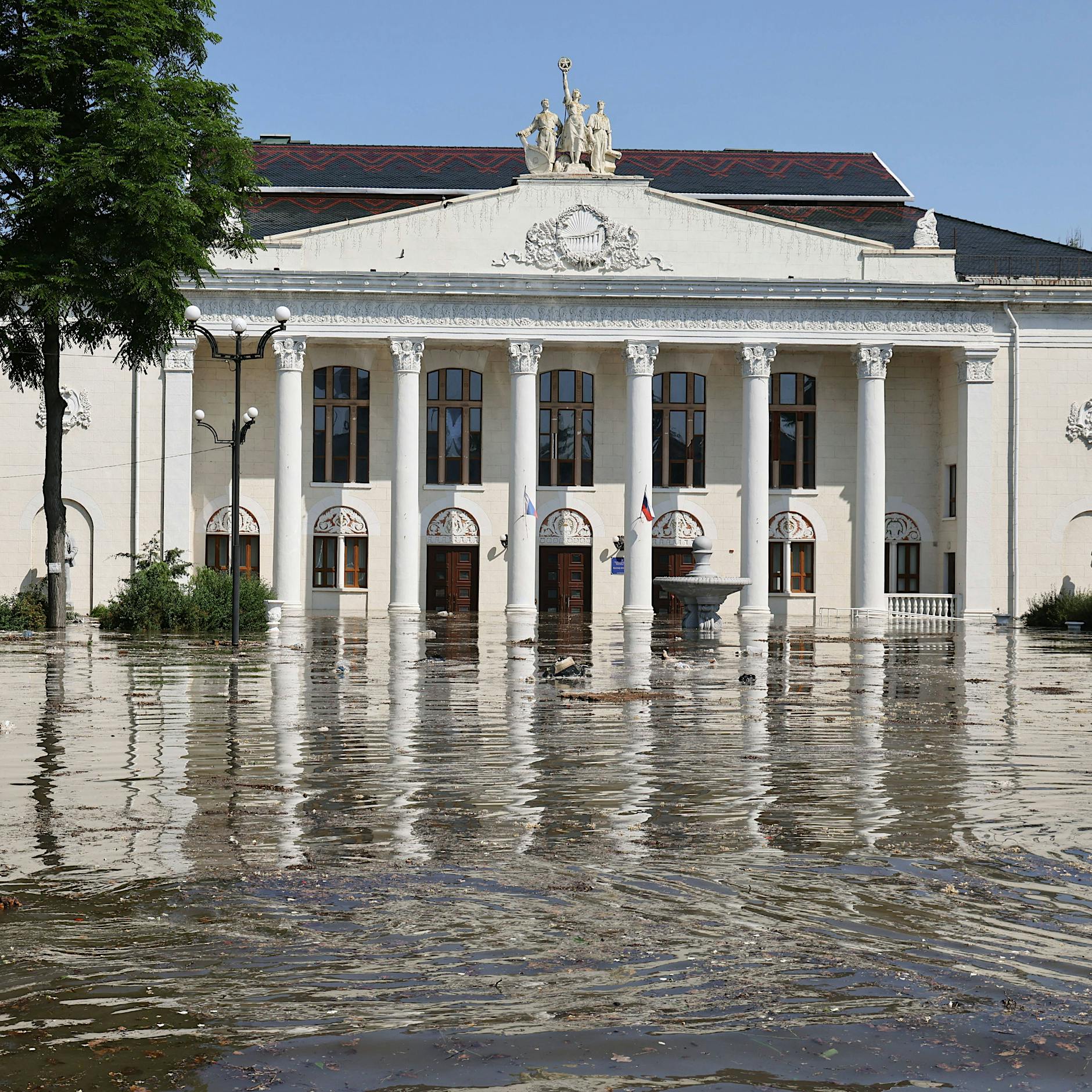 Katastrophe bei Cherson: Gesprengter Staudamm hebt Ukraine-Krieg auf neue Stufe