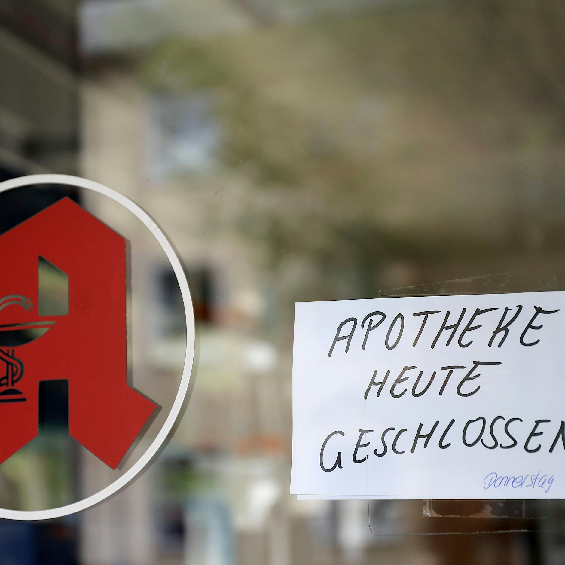 Wegen Nebenwirkungen: Apotheken in Deutschland bleiben einen Tag lang geschlossen