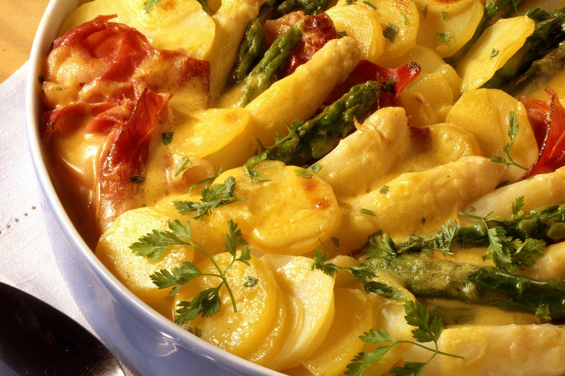 Den köstliche Spargel-Auflauf sollten Sie unbedingt probieren!