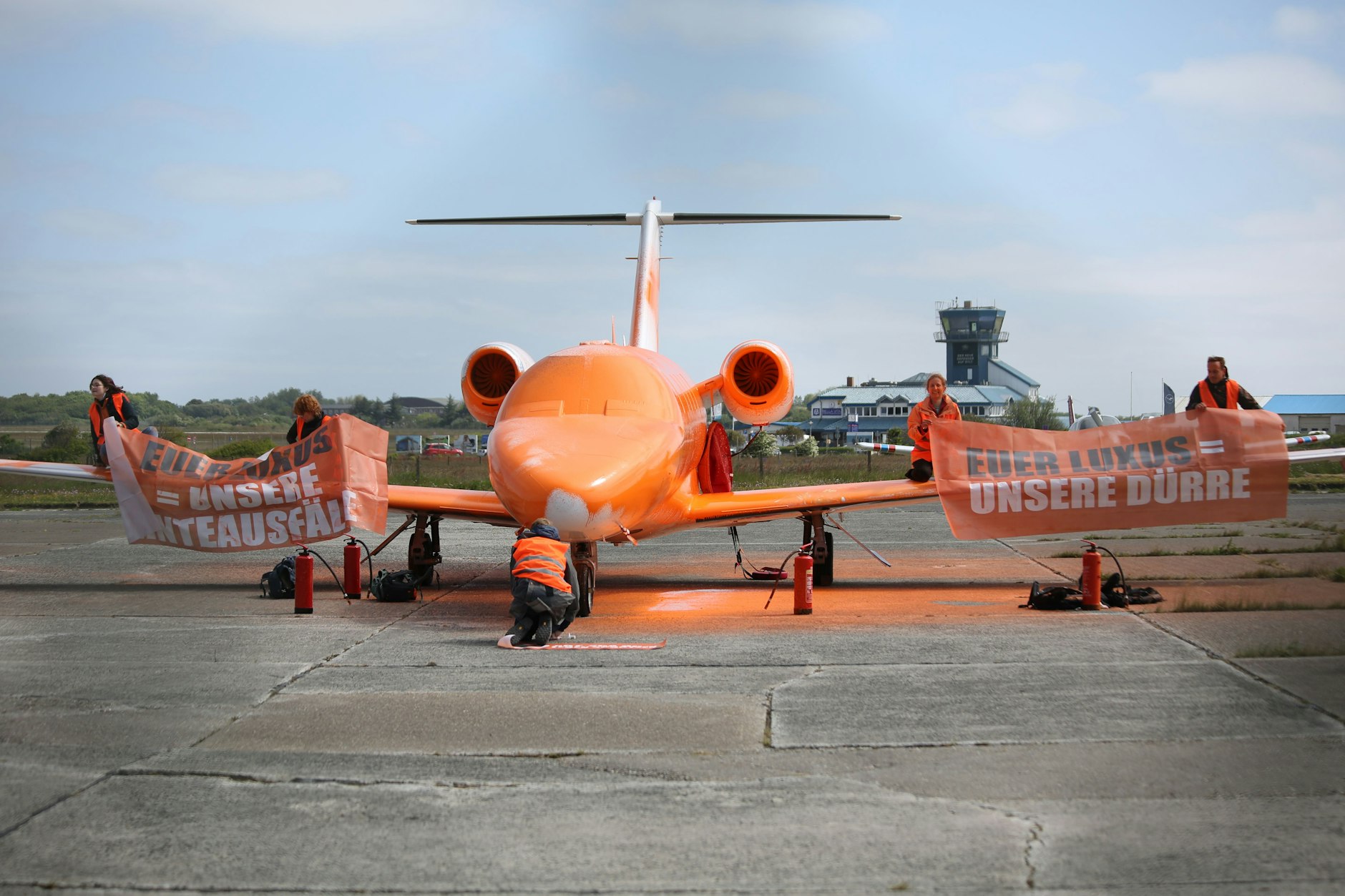 Besitzer von Privatjets trügen unverhältnismäßig zum Klimawandel bei, kritisierten Aktivisten der Letzten Generation