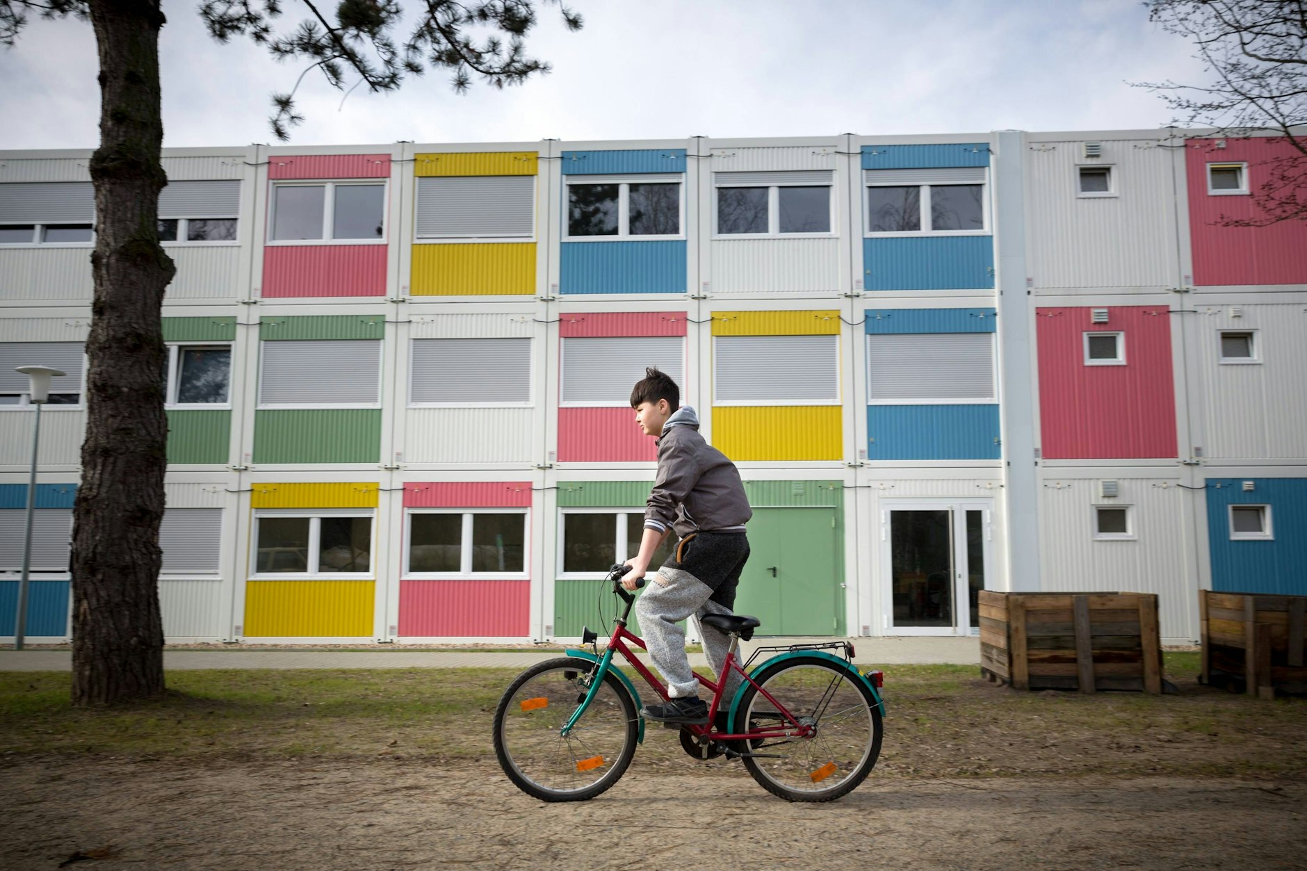 Eine Berliner Containerlager, in dem Flüchtlinge hausen