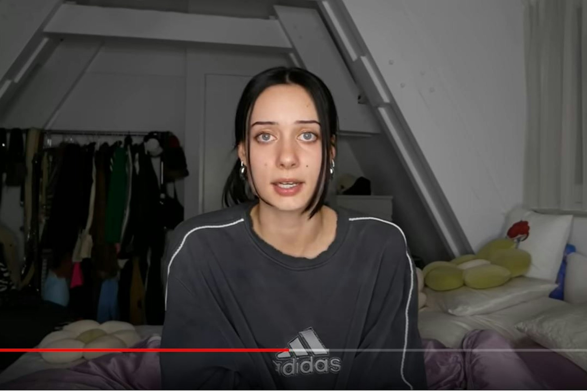 Die Influencerin Kayla Shyx berichtet von ihren eigenen Erfahrungen auf einem Rammstein-Konzert.