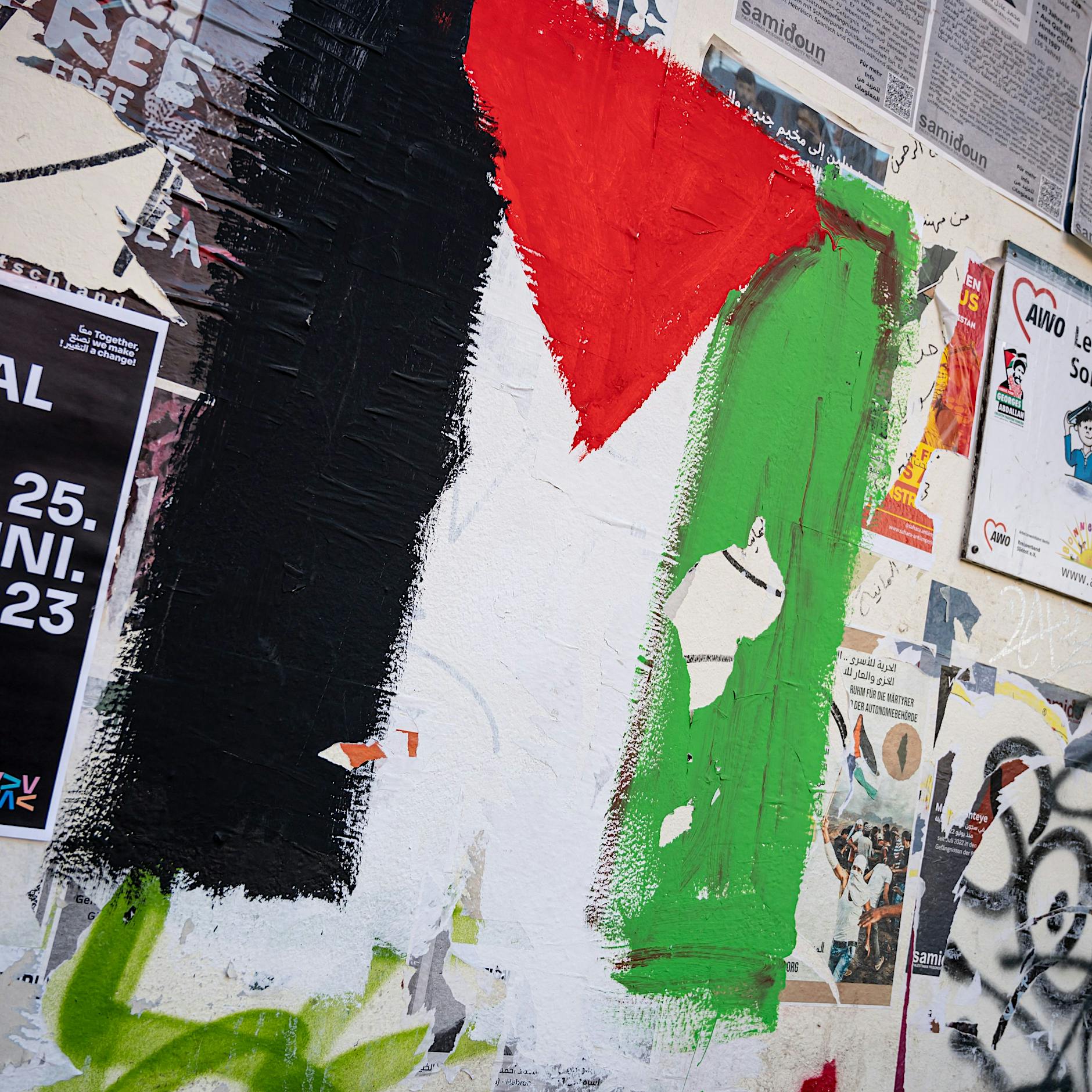 Hetz-Plakate gegen Israel in Berlin-Neukölln: Polizei ermittelt