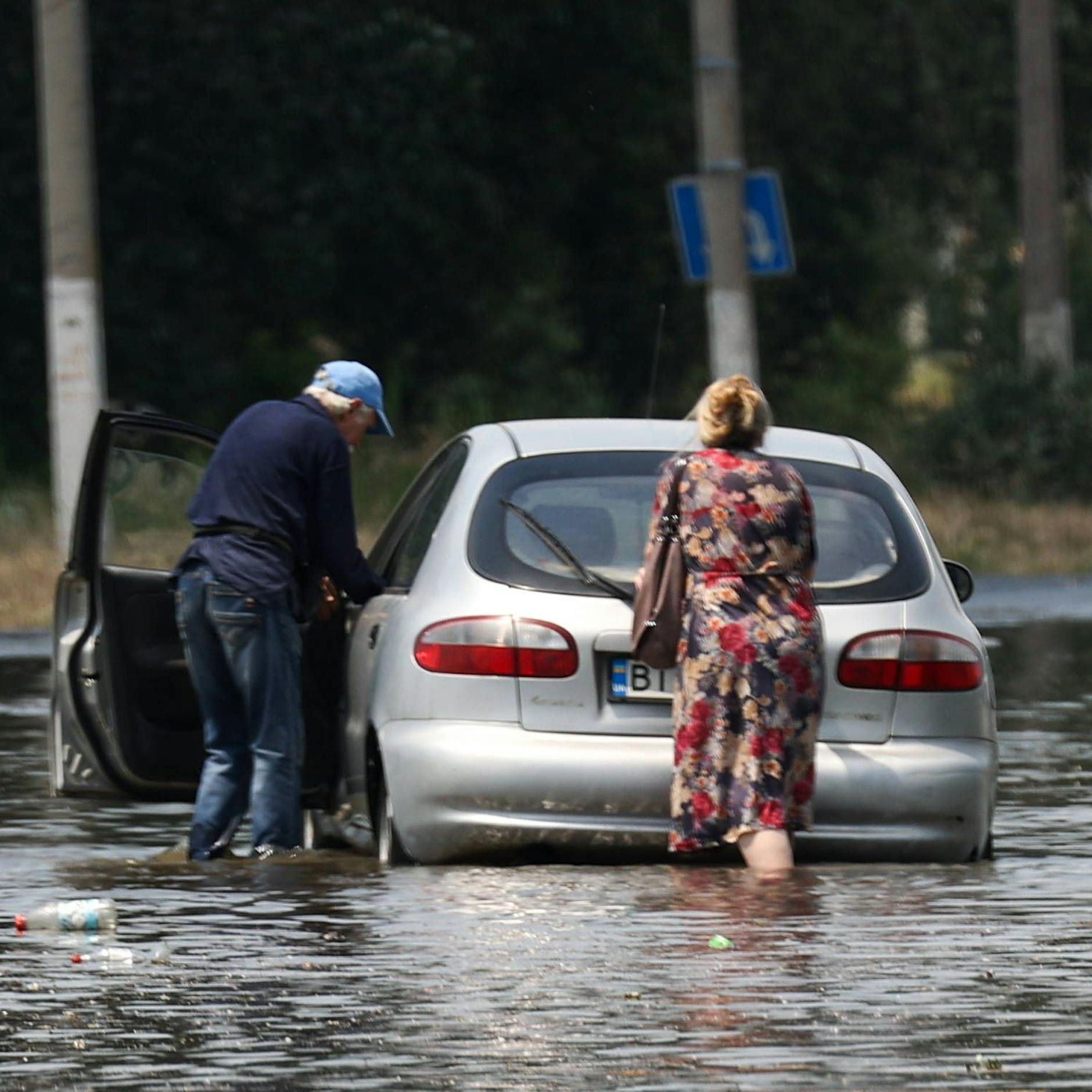 Flut-Drama in der Ukraine: Russen lassen Siedlungen absaufen