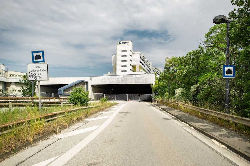 Rolle rückwärts: Der Schlangenbader Tunnel könnte nun doch wieder eröffnet werden