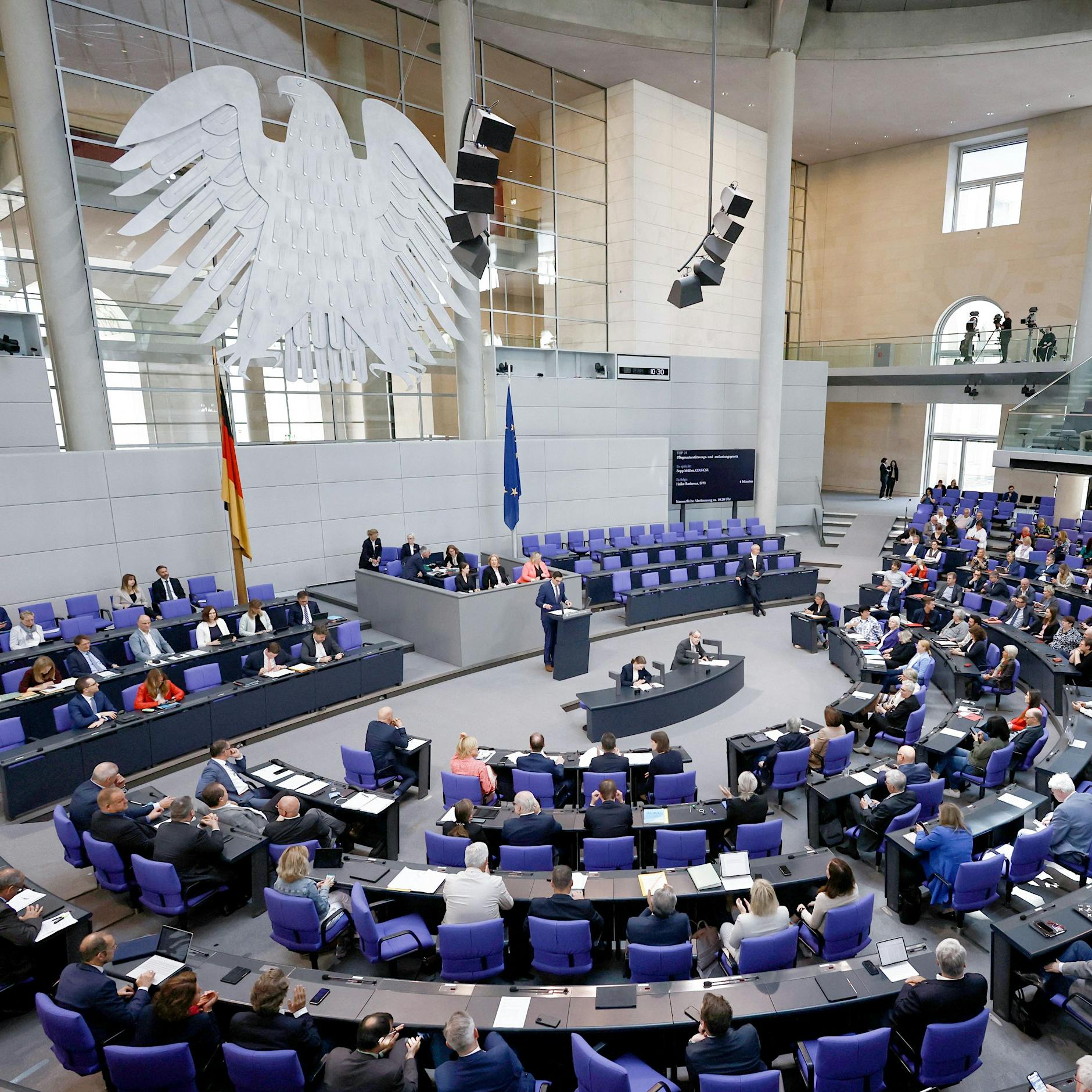 Bundestag soll schrumpfen, aber am Ende entscheidet das Bundesverfassungsgericht in Karlsruhe
