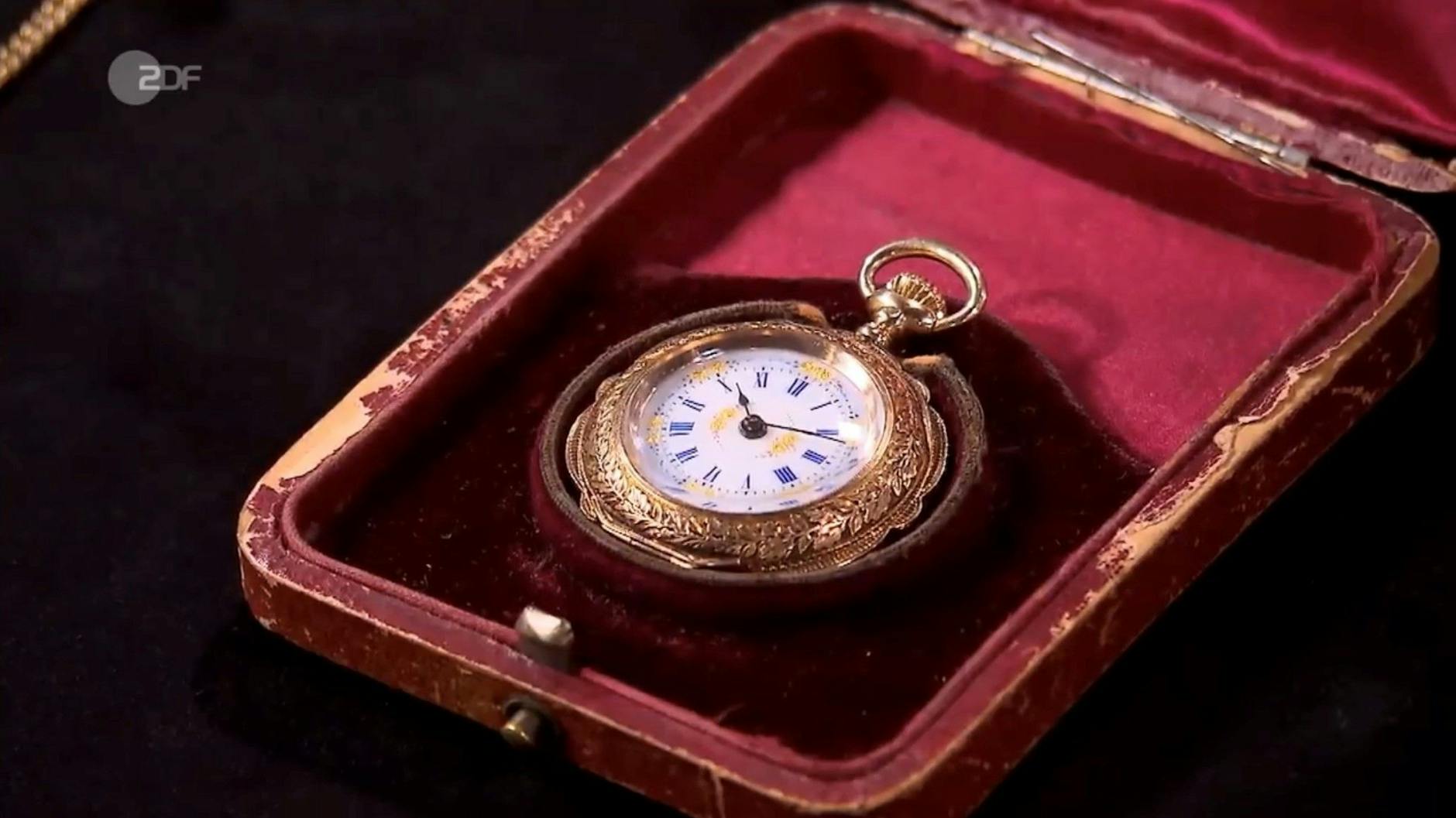 Das Ziffernblatt der Uhr bei „Bares für Rares“ ist einem perfekten Zustand.
