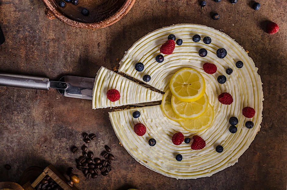 Die Philadelphia-Torte kann auch kunstvoll verziert werden - das Rezept ist herrlich vielseitig!