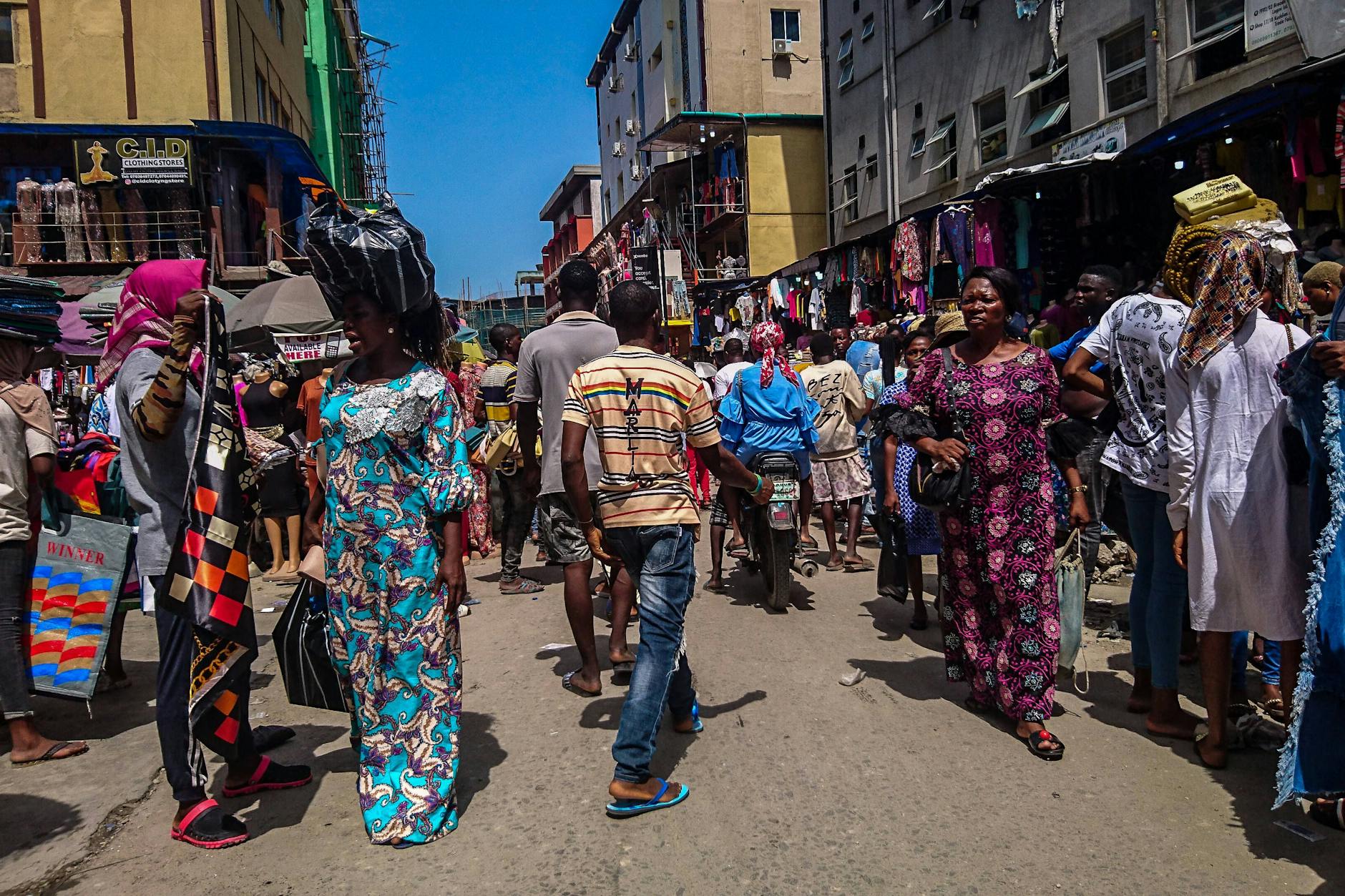 Auf einem Markt in Lagos im Juni 2022