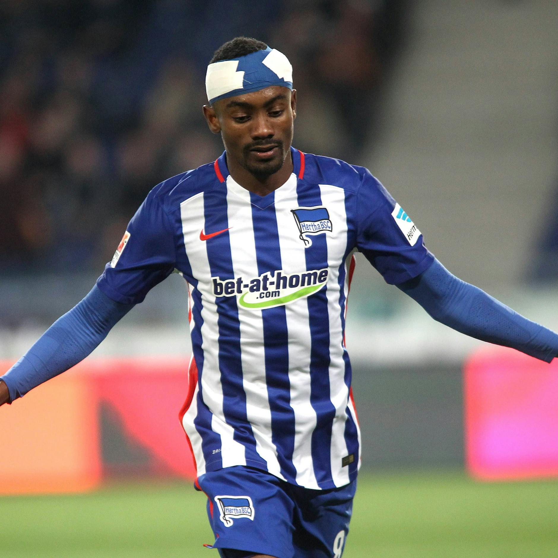 Salomon Kalou bei Hertha: Erst gefeiert, dann gefeuert