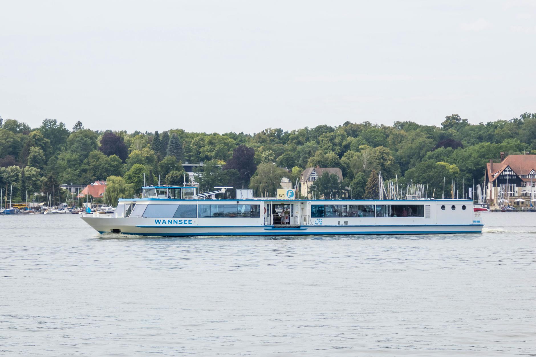 Wassertaxi: Am besten fährt man nach Kladow mit der Fähre ein.