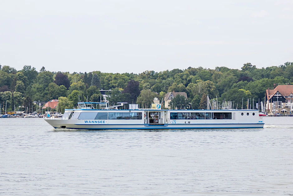 Wassertaxi: Am besten fährt man nach Kladow mit der Fähre ein.