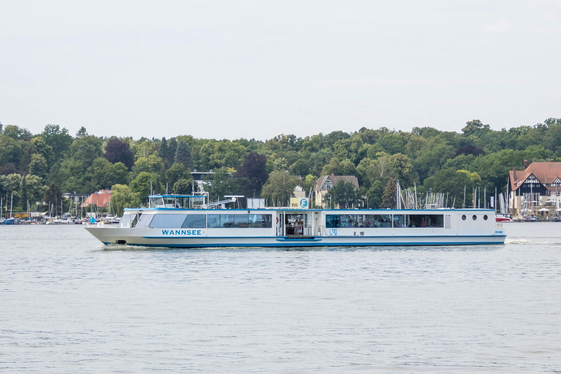 Wassertaxi: Am besten fährt man nach Kladow mit der Fähre ein.