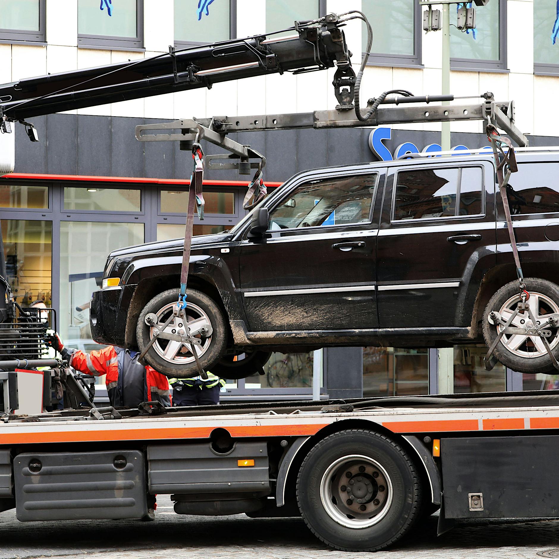 Betrügerische Abschlepp-Firma „kidnappt“ in Berlin geparkte Autos