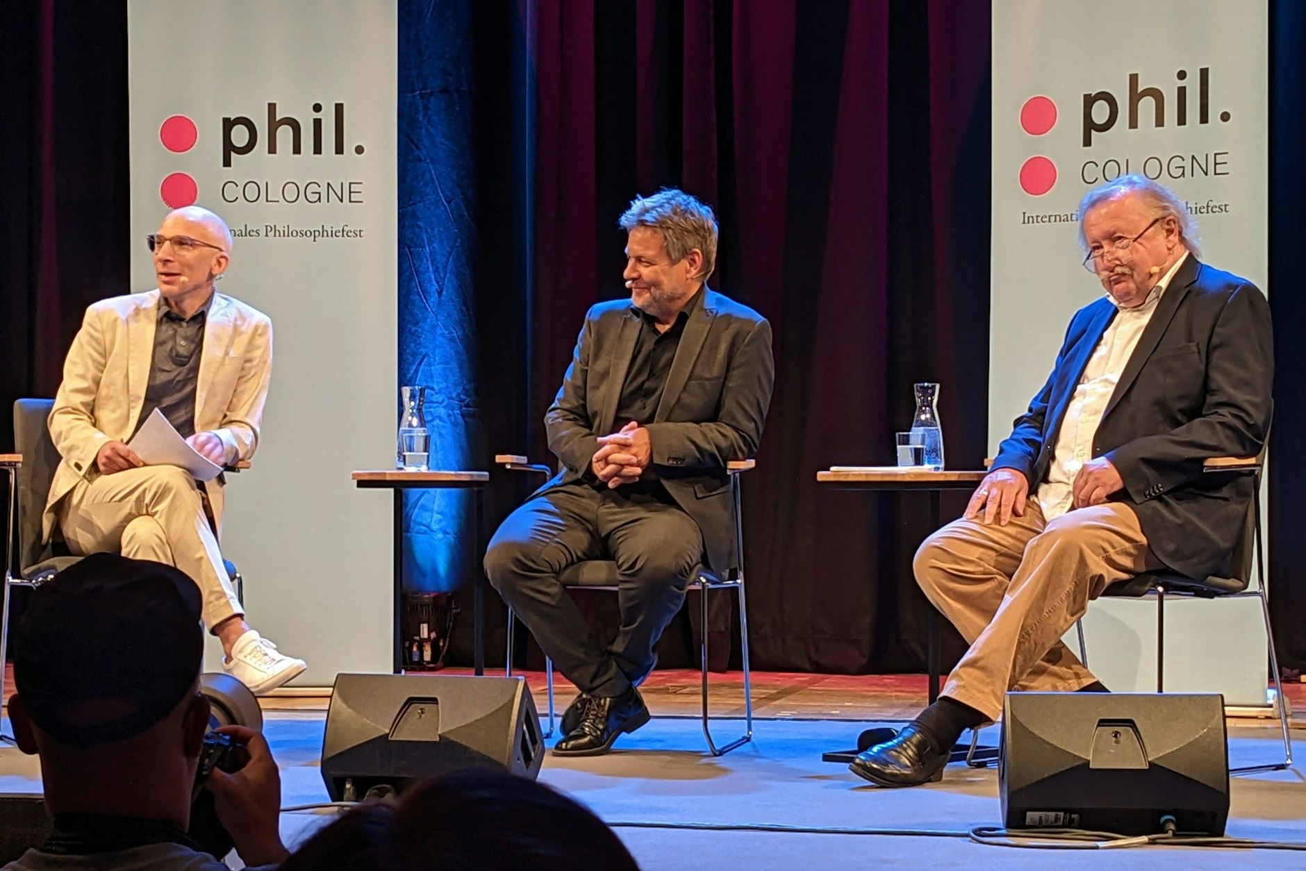 Peter Sloterdijk und Robert Habeck, mit Moderator Armen Avanessian (v.r.n.l.)