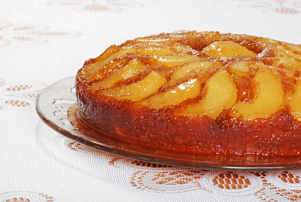 Irres Rezept für Apfelkuchen: Kennen Sie „Upside Down Cake“? Dieser Kuchen ist HIMMLISCH