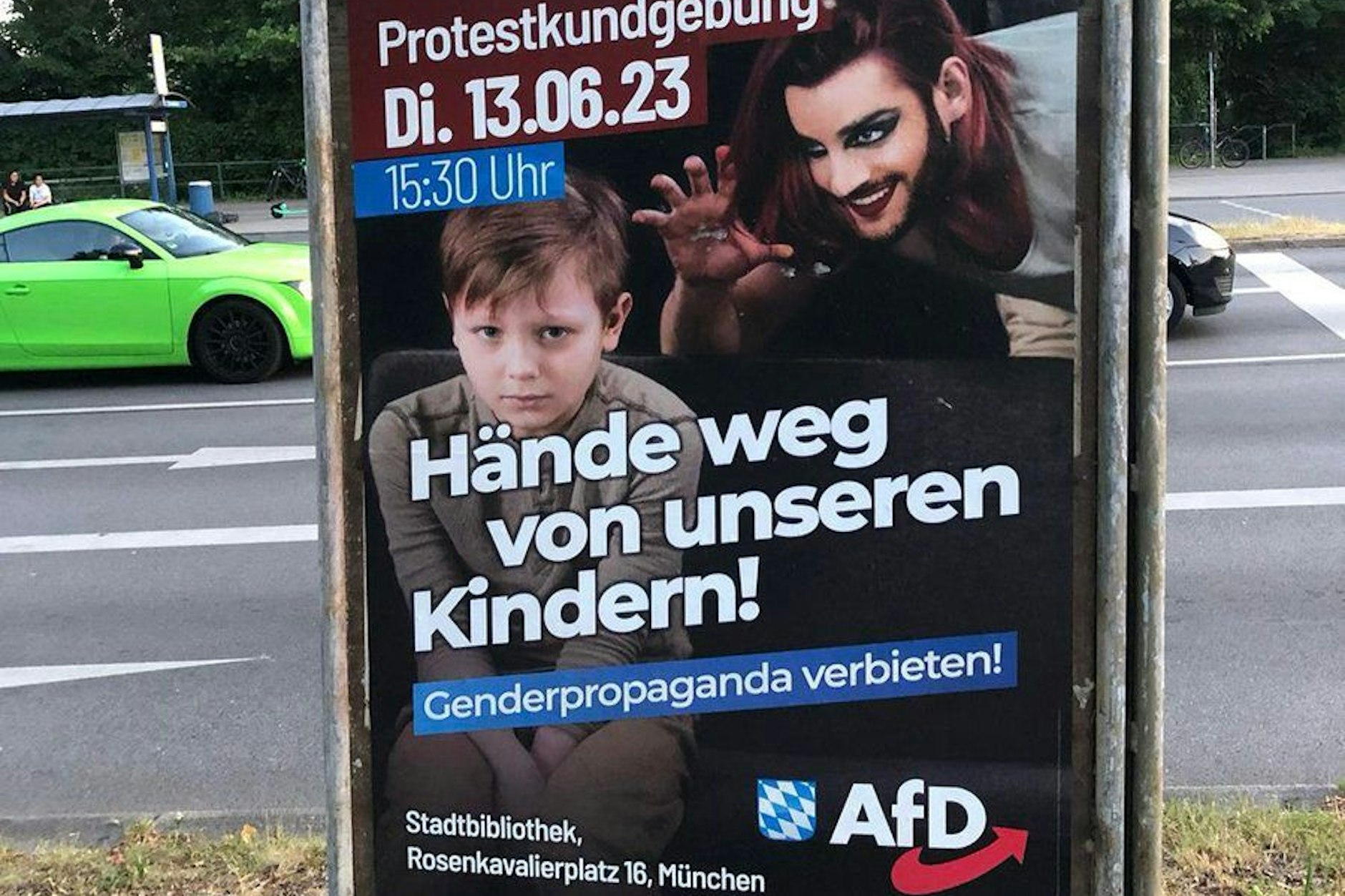 Ein AfD-Plakat spielt auf Kindesmissbrauch durch schwule Männer hin. Dabei sind über 90 Prozent der Täter von Kindesmissbrauch heterosexuelle Männer.&nbsp;