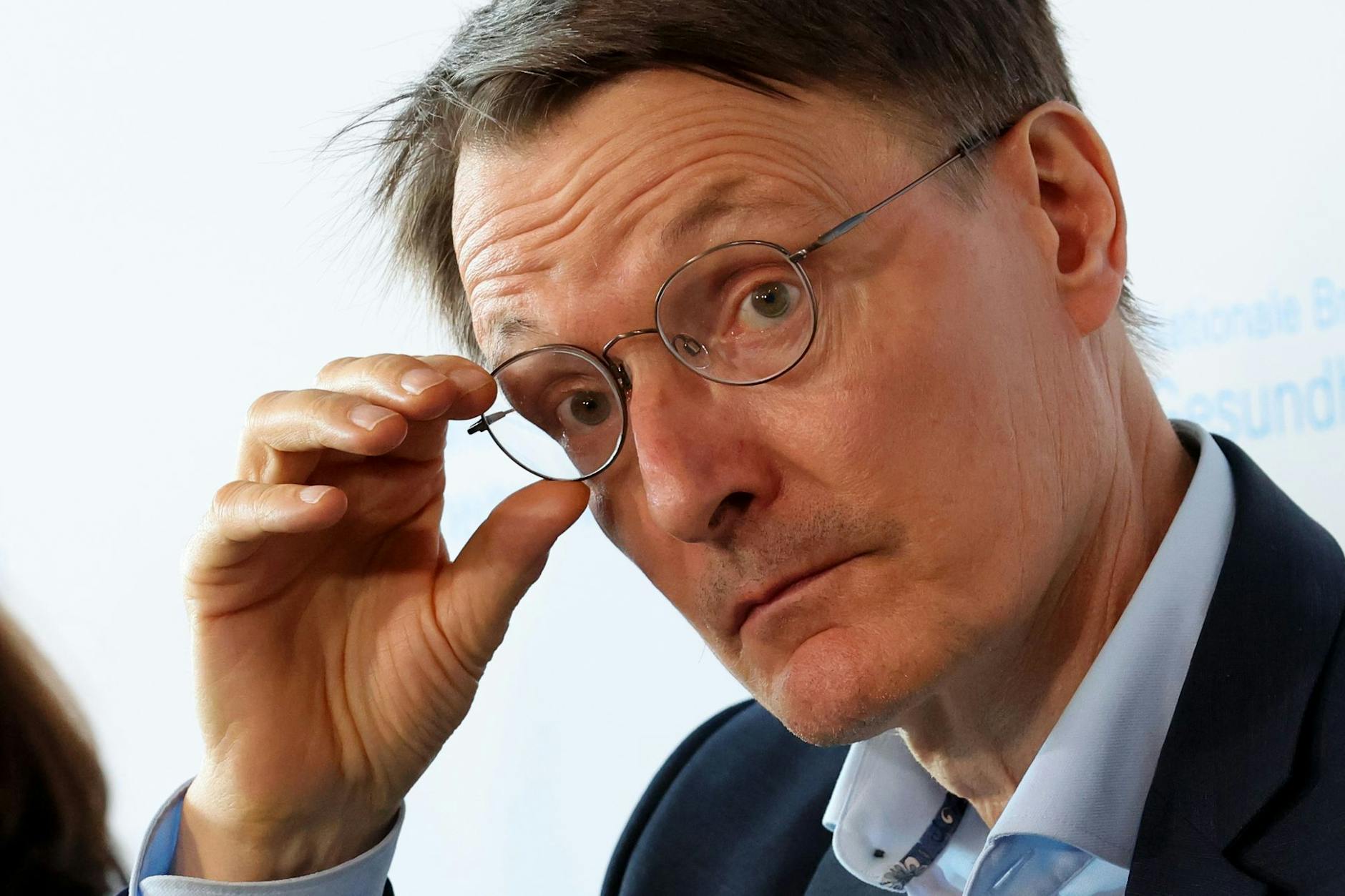 Gesundheitsminister Karl Lauterbach weist Forderungen der Apothekerverbände nach höheren Honoraren zurück.