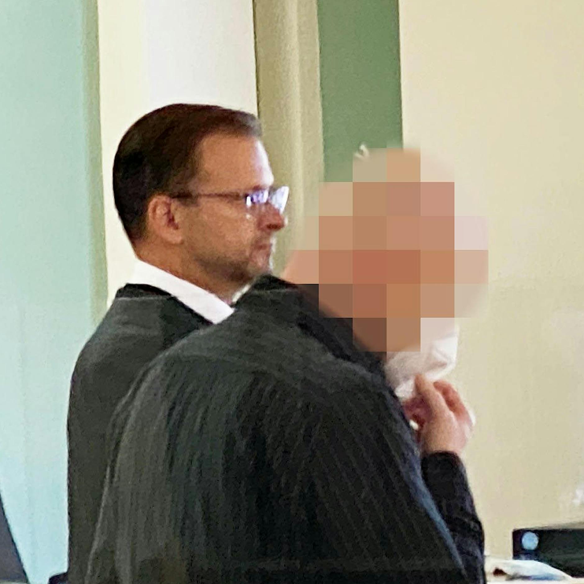 Vater soll fünfjährige Tochter mit USB-Kabel erdrosselt haben – war es Mord?