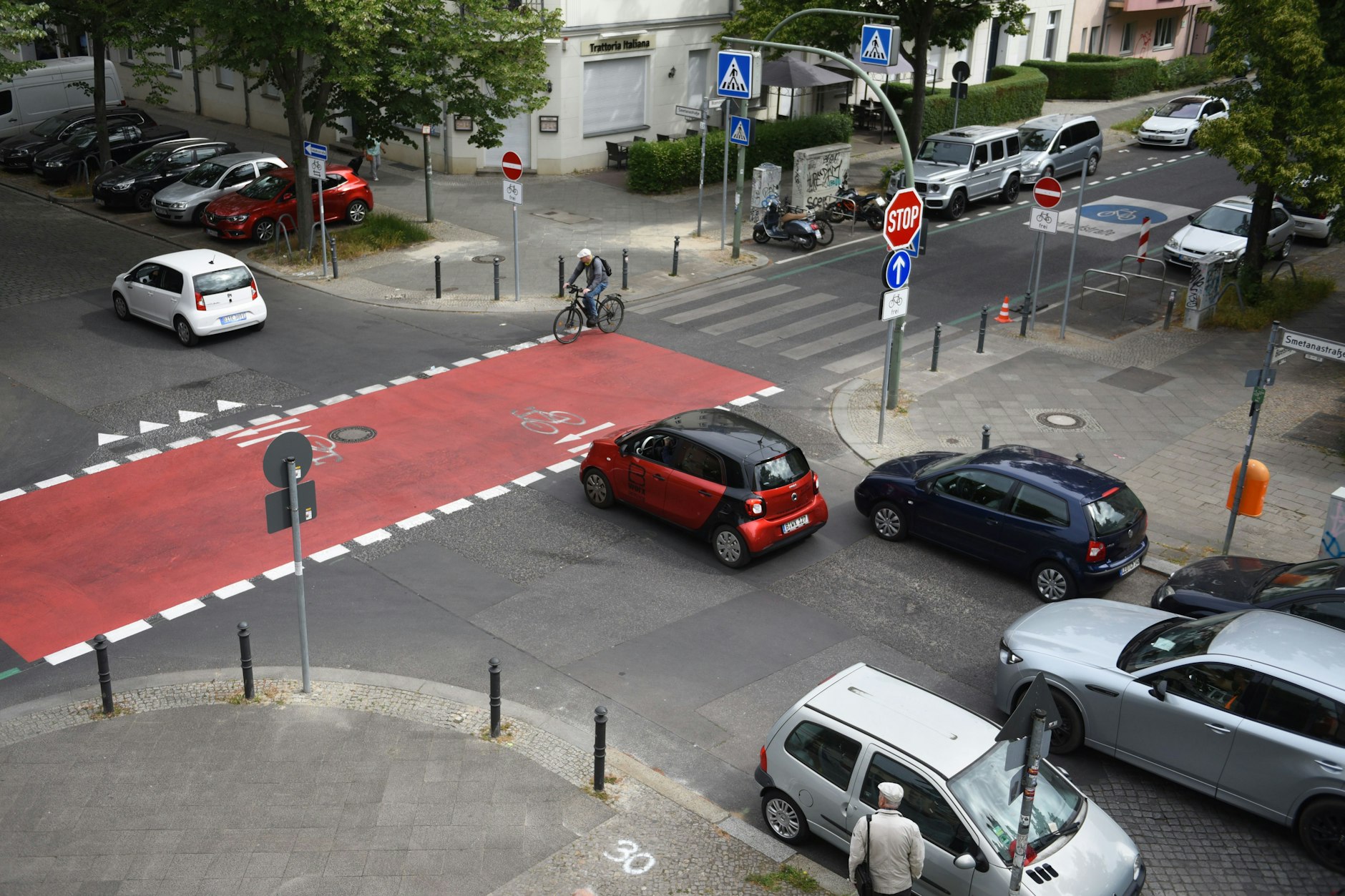 Die Bizetstraße (hier Ecke Smetanastraße) ist jetzt eine Fahrradstraße.