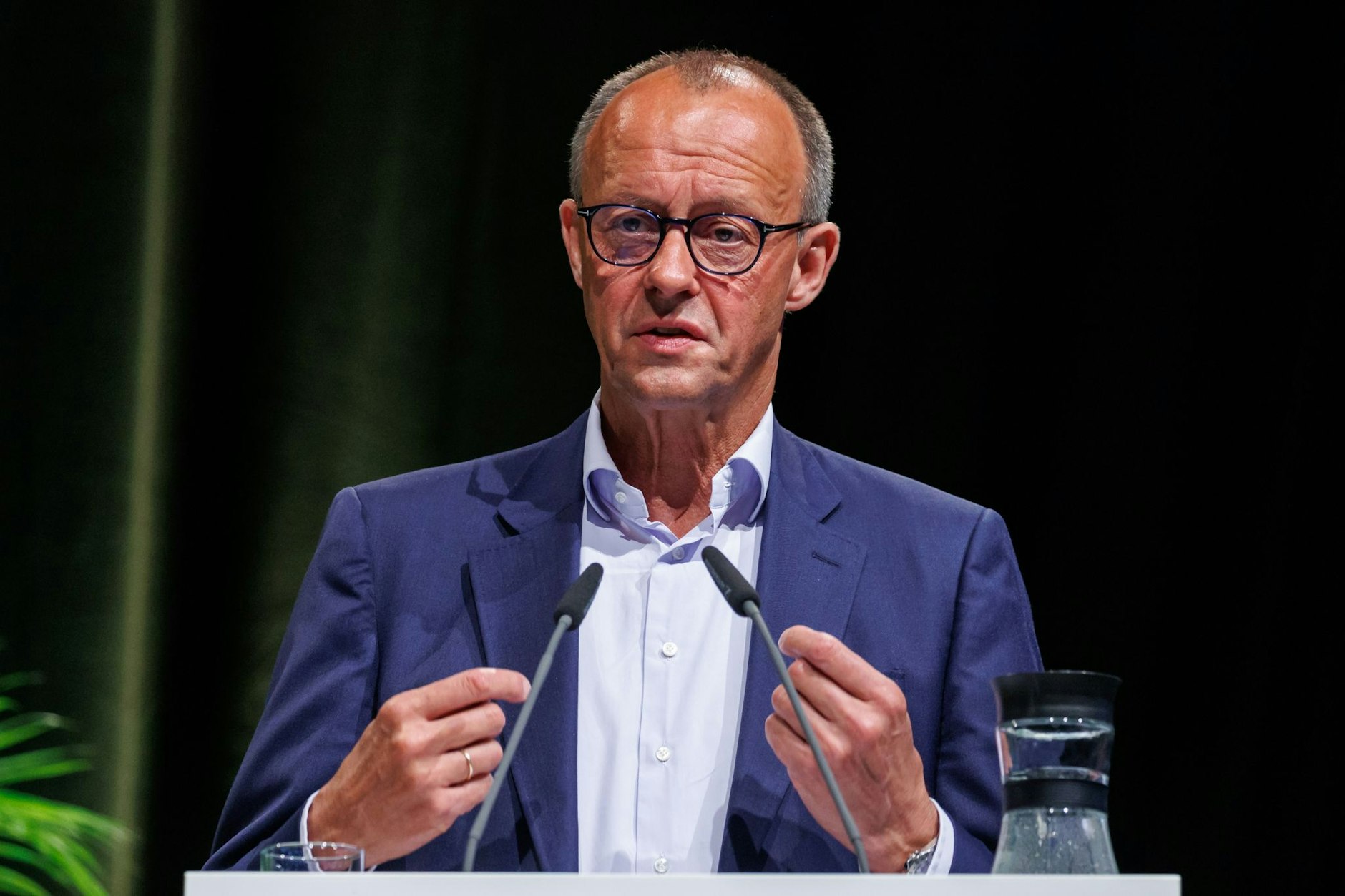 CDU-Chef Friedrich Merz will strengere Grenzkontrollen - auch vor der geplanten EU-Asylreform.  
