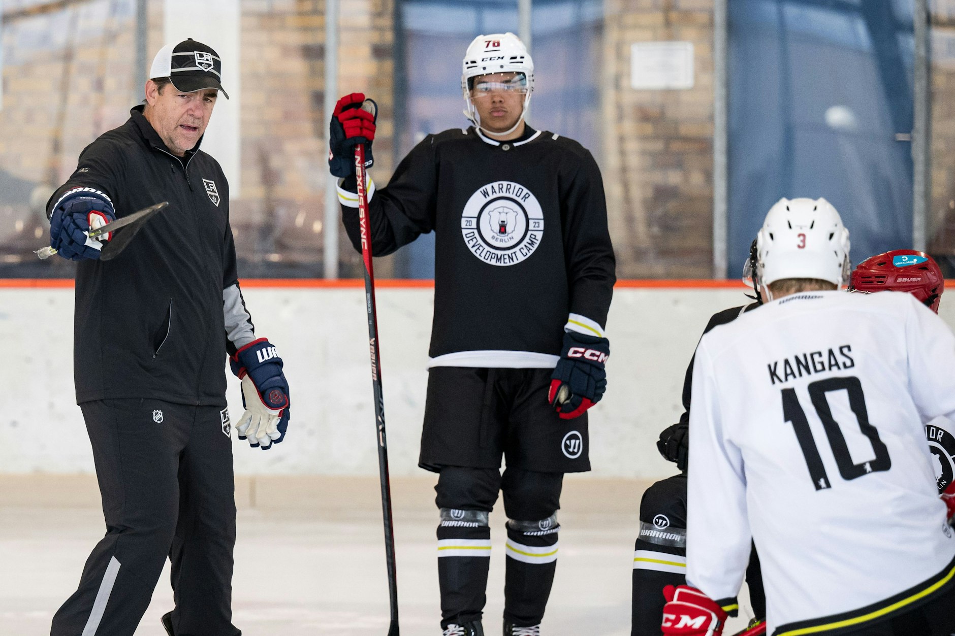Als Verteidiger absolvierte Sean O’Donnell (l.) 1330 NHL-Spiele und gewann zweimal den Stanley-Cup. Im Welli gab er sein Wissen an die Talente weiter.
