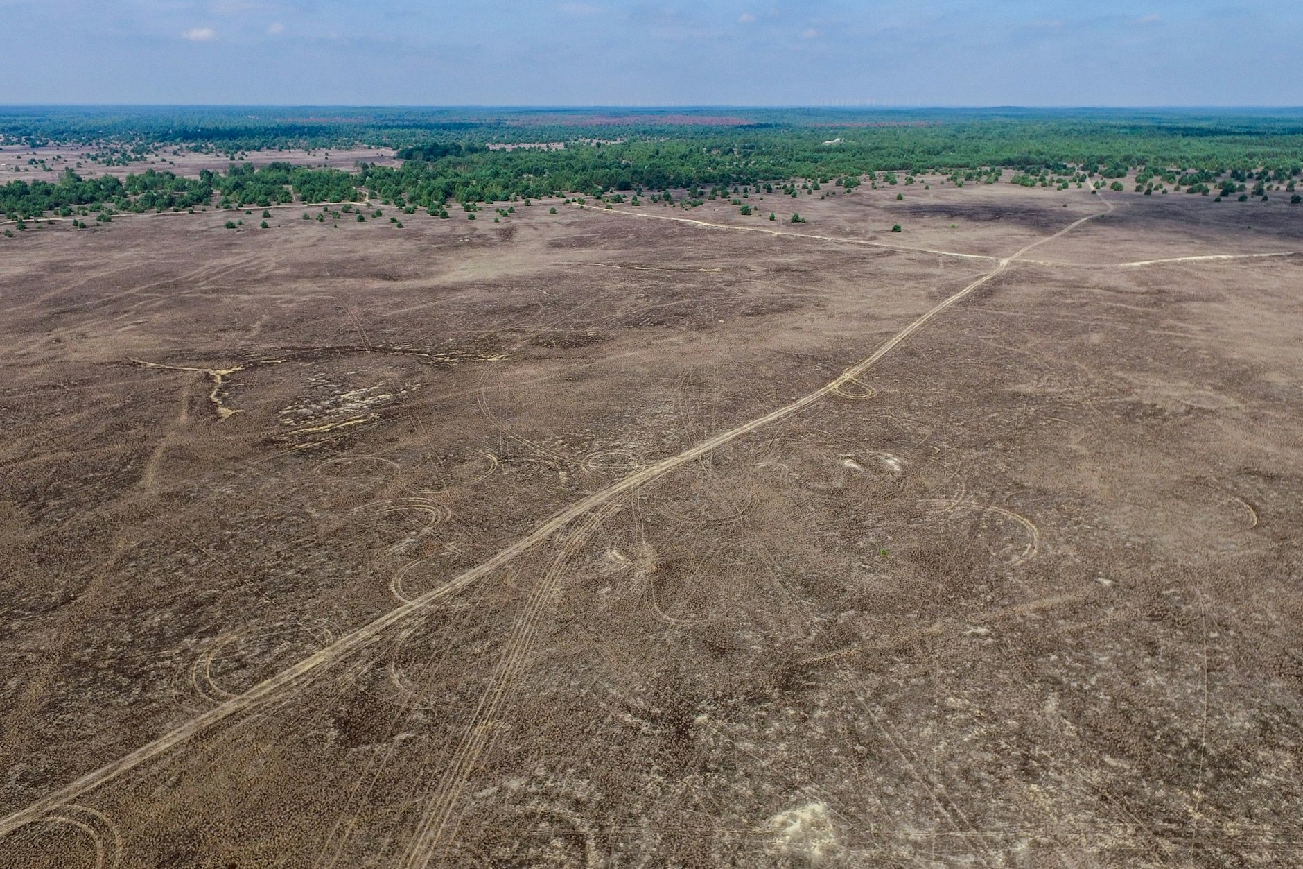 Dieses Luftbild vom Juni 2017 zeigt, dass die Lieberoser Heide schon lange die einzige Wüste Deutschlands ist.