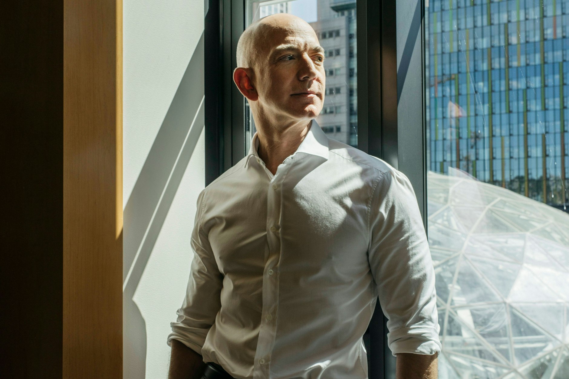 Amazon-Gründer Jeff Bezos bekundet in einem Deepfake-Video, dass er seine Ansicht über die Amazon-Ansiedlung in Berlin geändert hat.