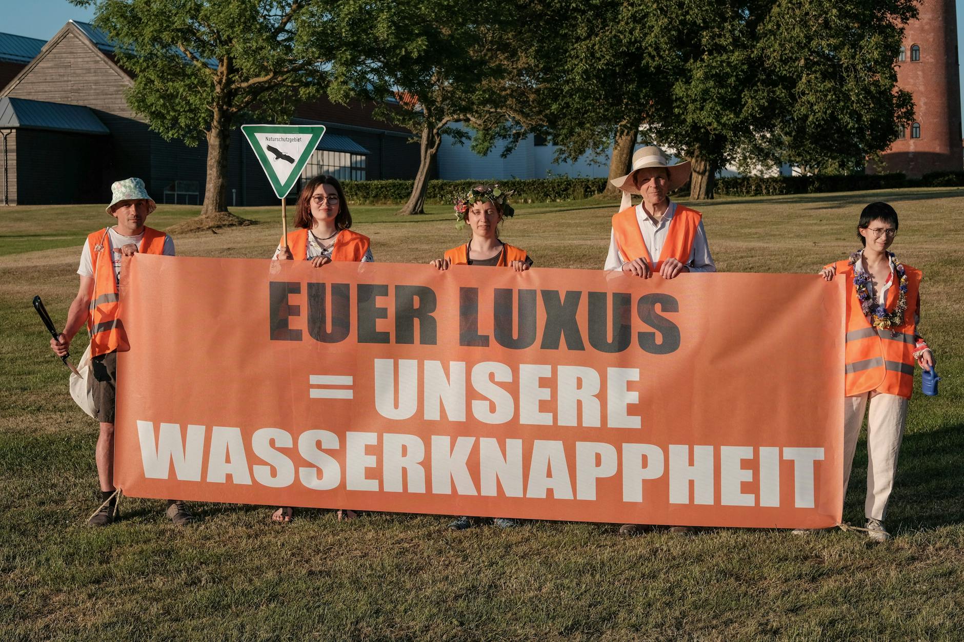 Die Letzte Generation auf einem Sylter Golfplatz. 