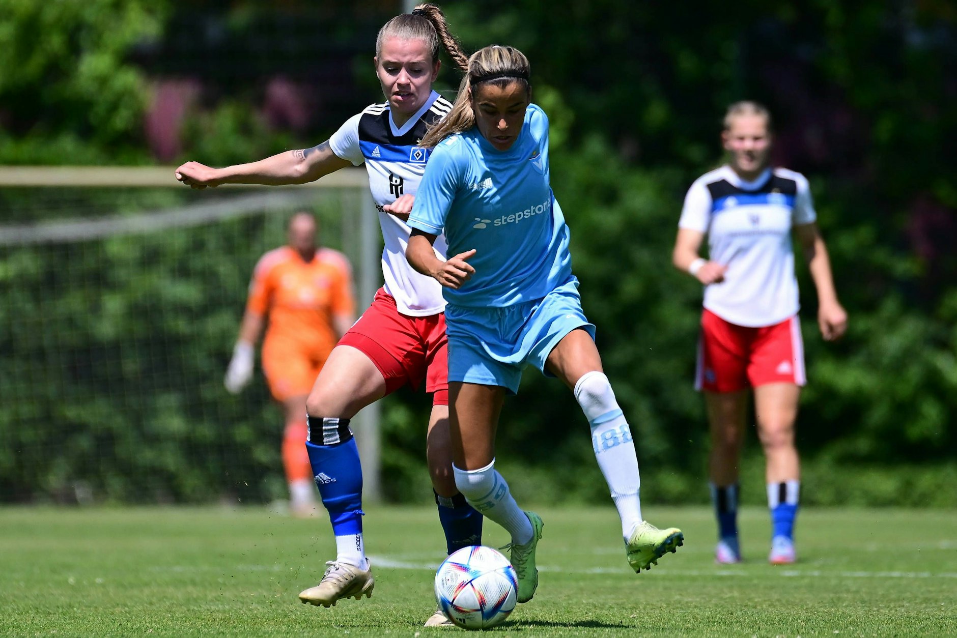 Endlich sichtbar: Fußballerinnen des FC Viktoria glauben an Relegationswunder
