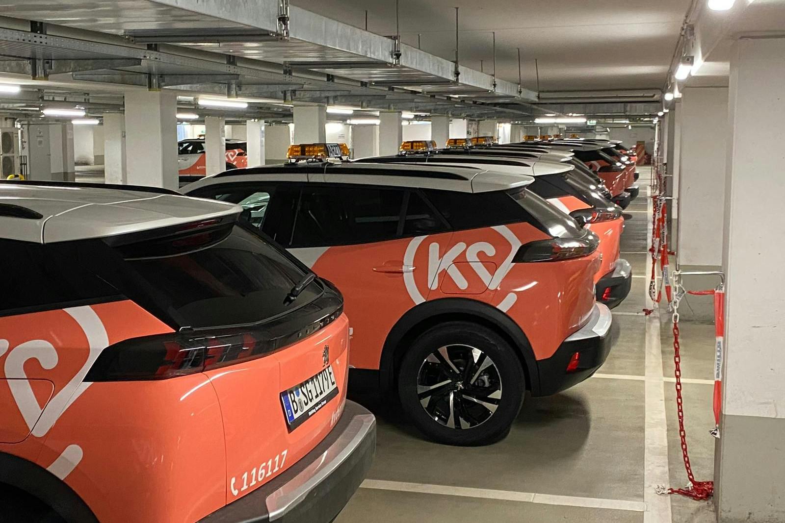 Die neuen Elektroautos dürfen im Auftrag der Kassenärztlichen Vereinigung Berlin derzeit nicht fahren.