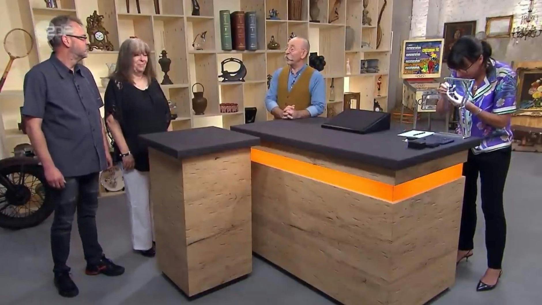 „Bares für Rares“-Expertin Dr. Heide Rezepa-Zabel erklärt alles zu der wertvollen Münze.