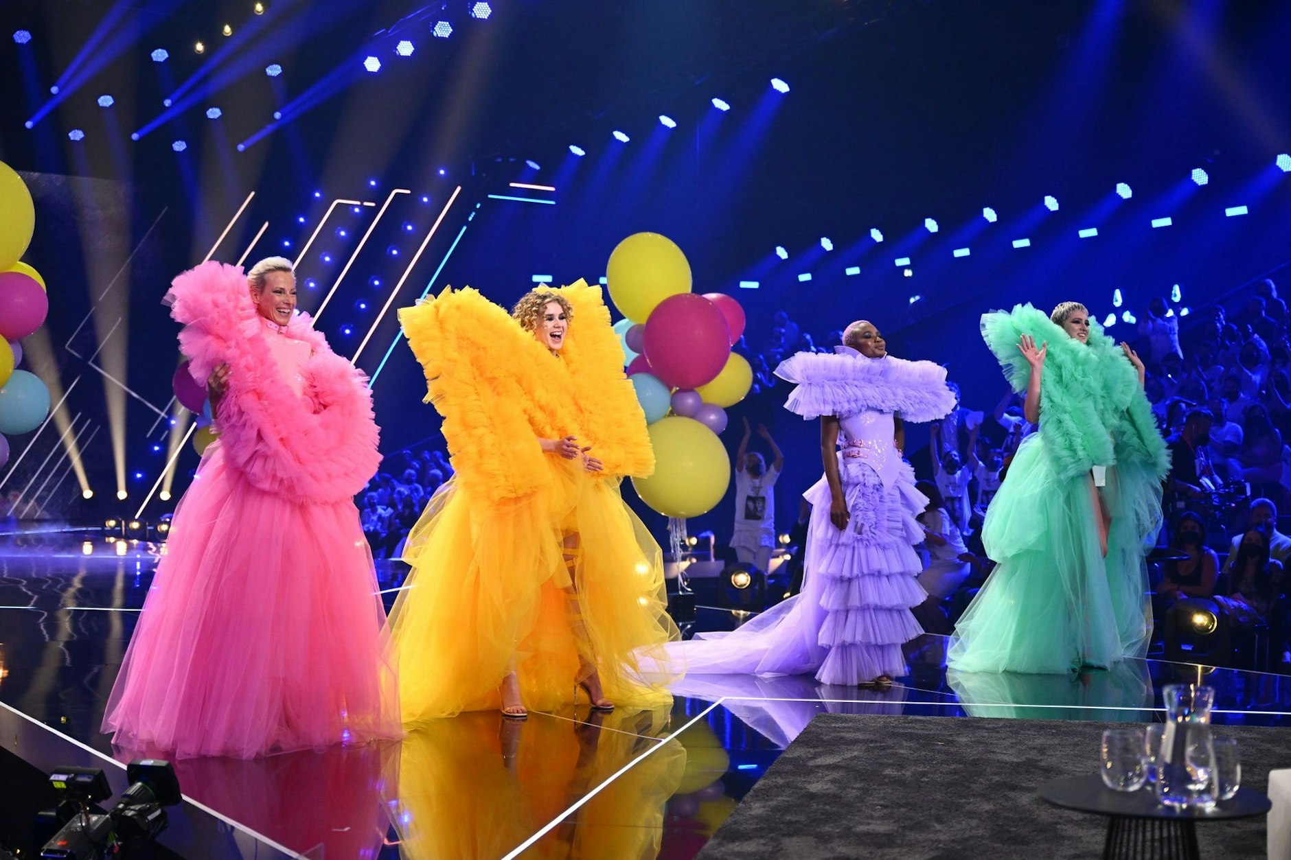 Kreischbunt, kreischlaut: Bilder aus dem GNTM-Finale 2022