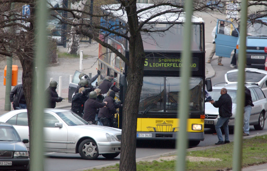 271 Minuten Angst – als der „Skorpion“ in Berlin einen Linienbus entführte