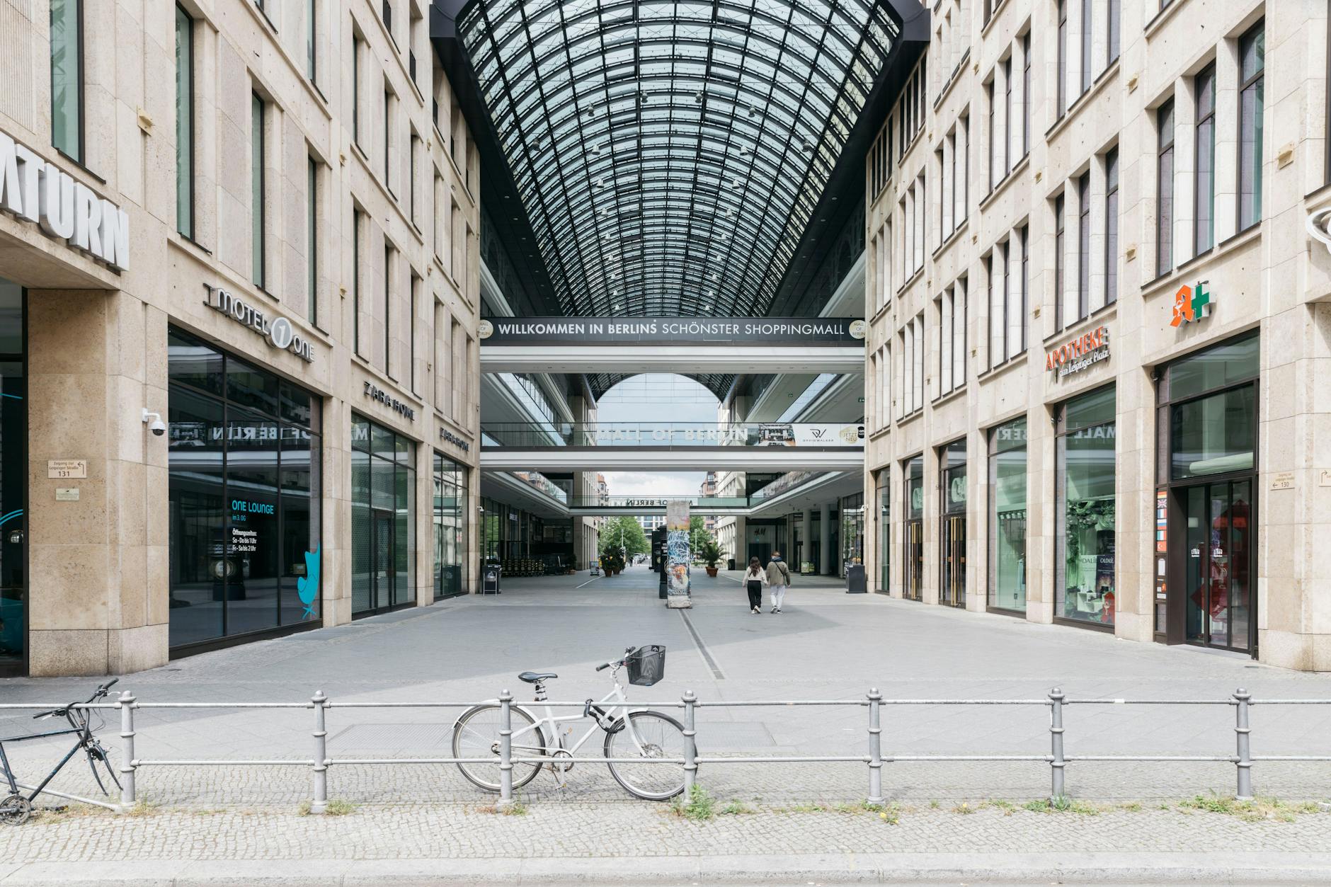 Einer der fünf Orte, die die Künstlerinnen und Künstler ausgewählt haben: die Mall of Berlin.