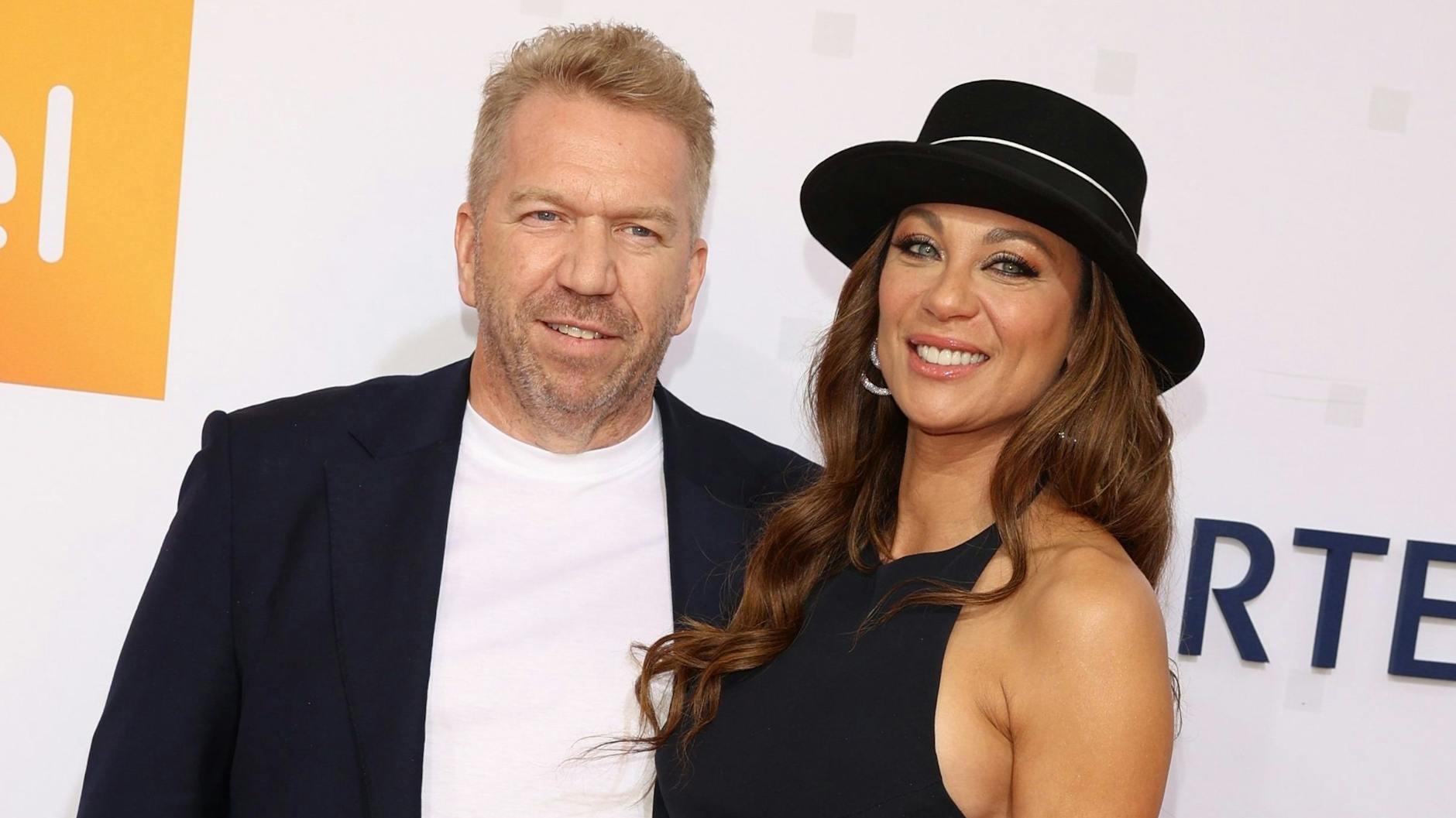 Lilly Becker brachte den Düsseldorfer Sportmanager Thorsten Weck mit zur Party 2023 in die Bertelsmann-Kommandantur.