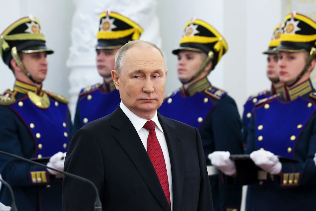 Wladimir Putins „Selbsteliminierung“ und der Niedergang der westlichen Dominanz