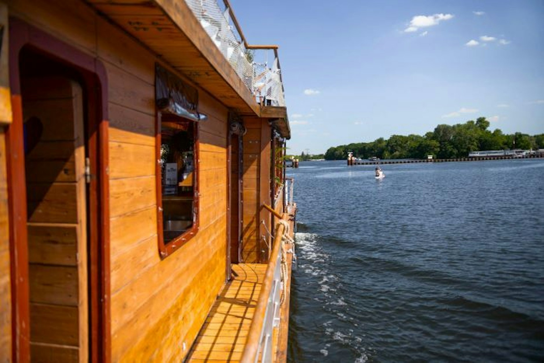 Mit Badehose kann man direkt rein in den See ...&nbsp;