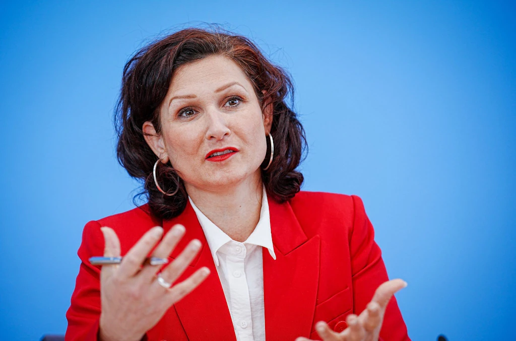 Ataman: „Schulen keine diskriminierungsfreien Zonen“