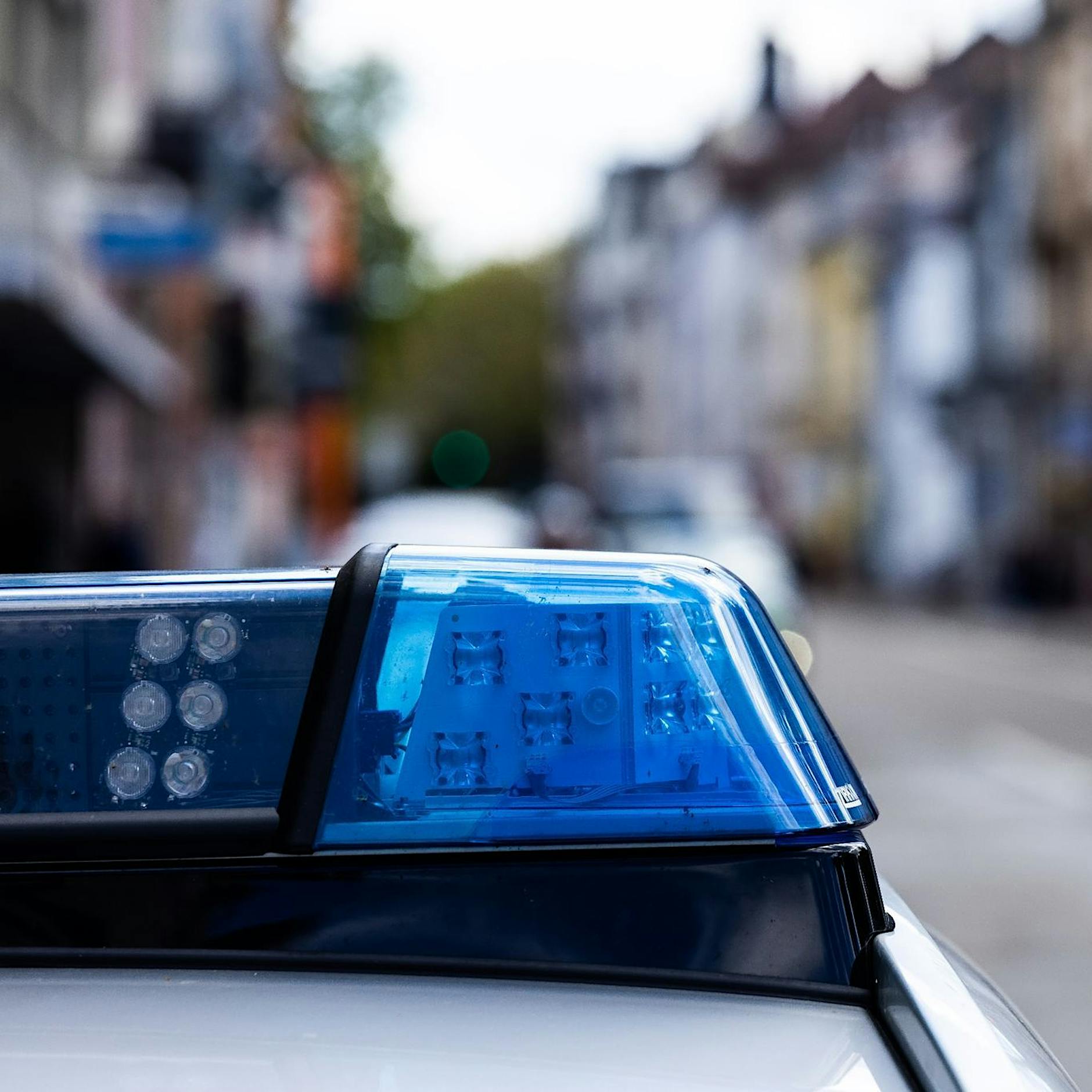 Männer „jagen“ Berliner Schülergruppe durch Cuxhaven, 16-Jähriger blutig geschlagen