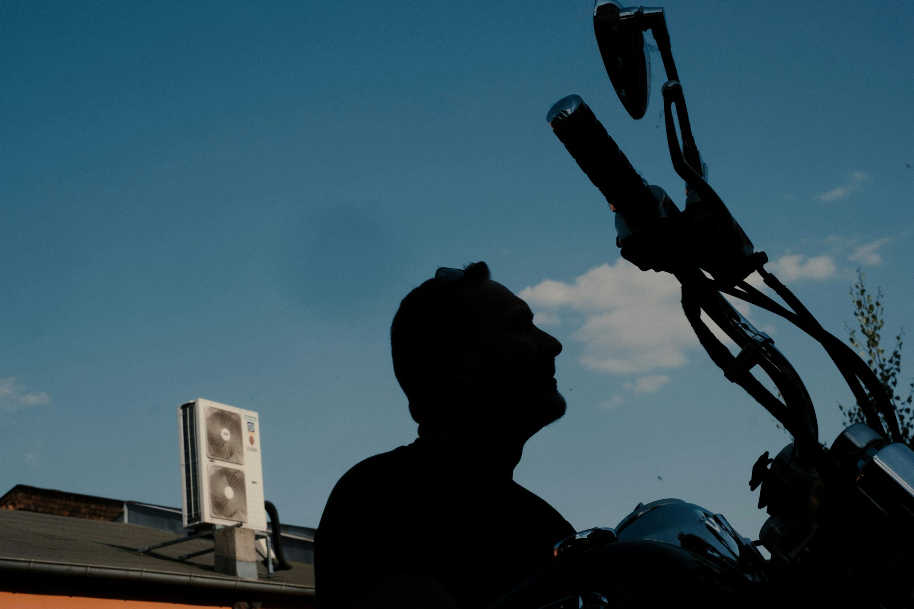 Grün, aber leider auch immer teurer: Tony Hitzel heizt sowohl zu Hause als auch in der Firma mit Wärmepumpen.