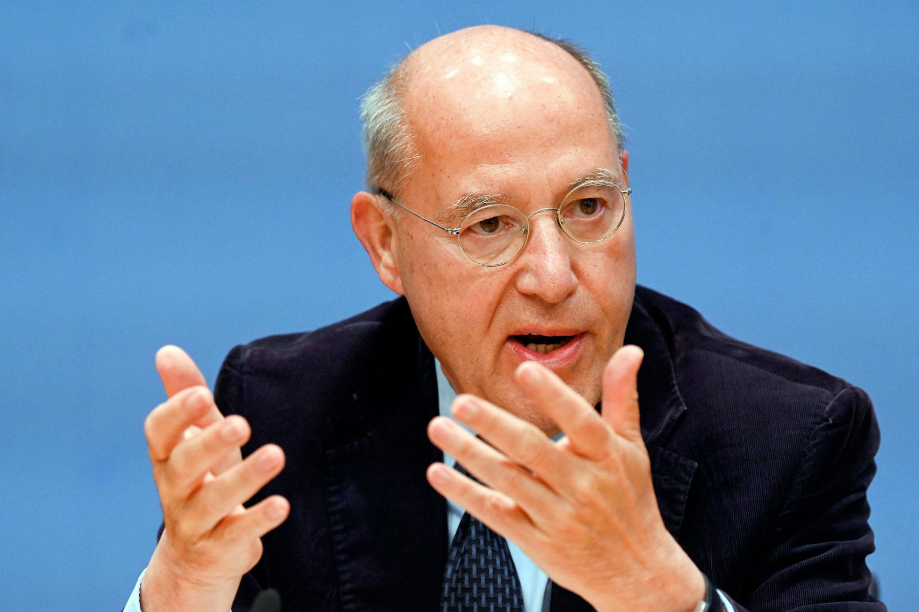 Gregor Gysi hat seine Parteikollegin Sahra Wagenknecht dazu aufgefordert, keine neue Partei zu gründen.