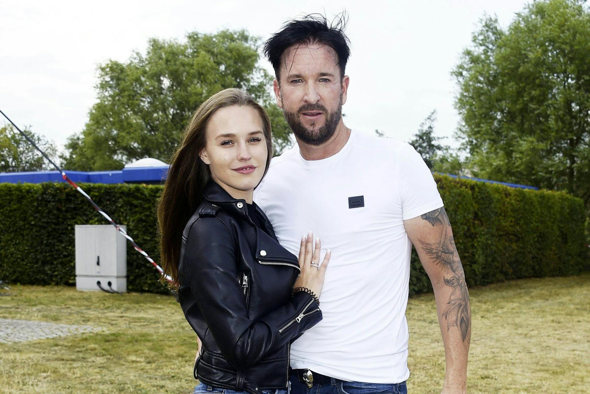 Laura Müller und Michael Wendler verdienen mit Internet-Erotik Geld.