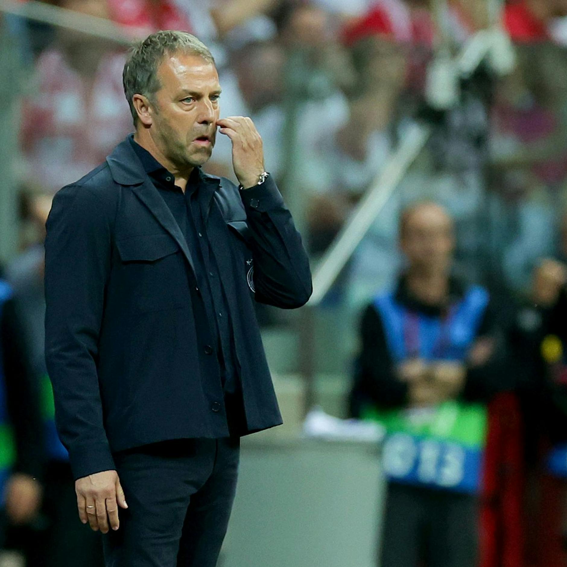 Müssen wir uns ernste Sorgen um den deutschen Fußball machen, Herr Flick?